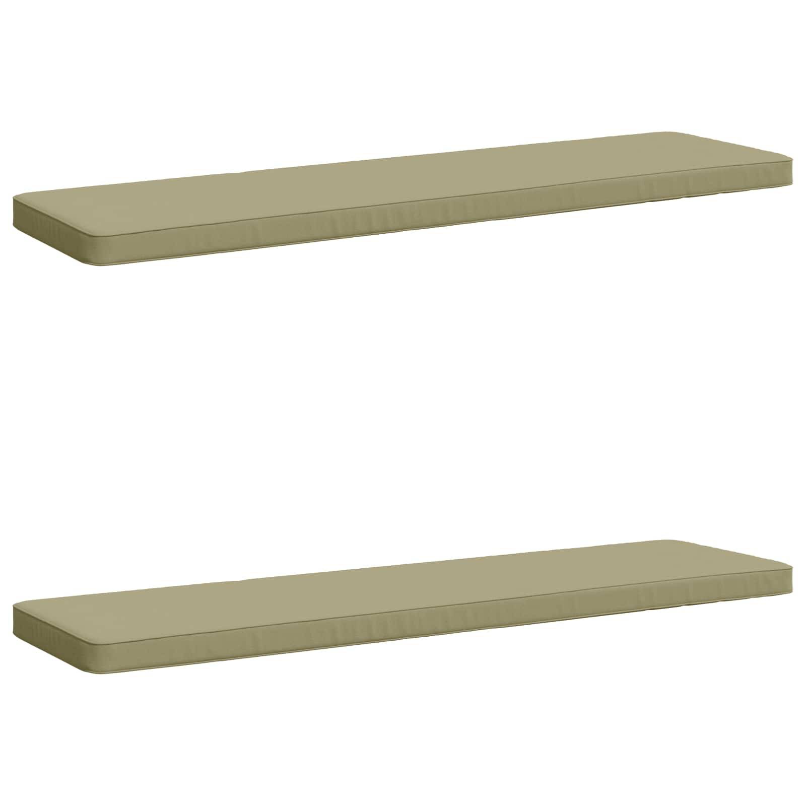 Zwei lange beige rechteckige Kissen oder Matratzenauflagen, separat auf weißem Hintergrund dargestellt.