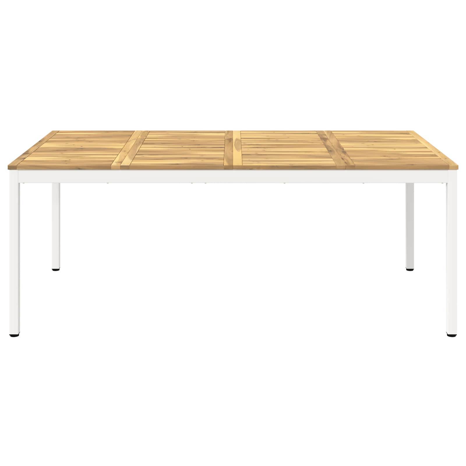Rechteckiger Esstisch mit Holzplatte und weißen Metallbeinen, auf einem einfachen weißen Hintergrund abgebildet.