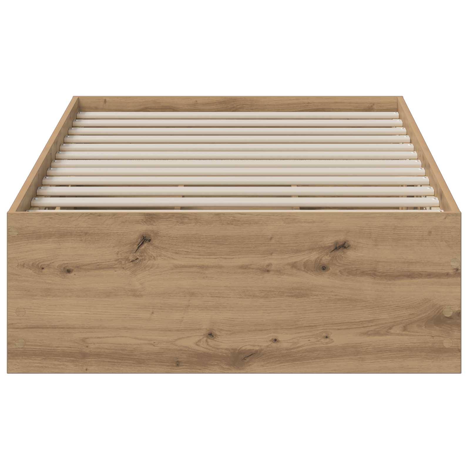 Holzbettgestell mit Lattenrost und natürlicher Holzoberfläche, leer auf weißem Hintergrund dargestellt.