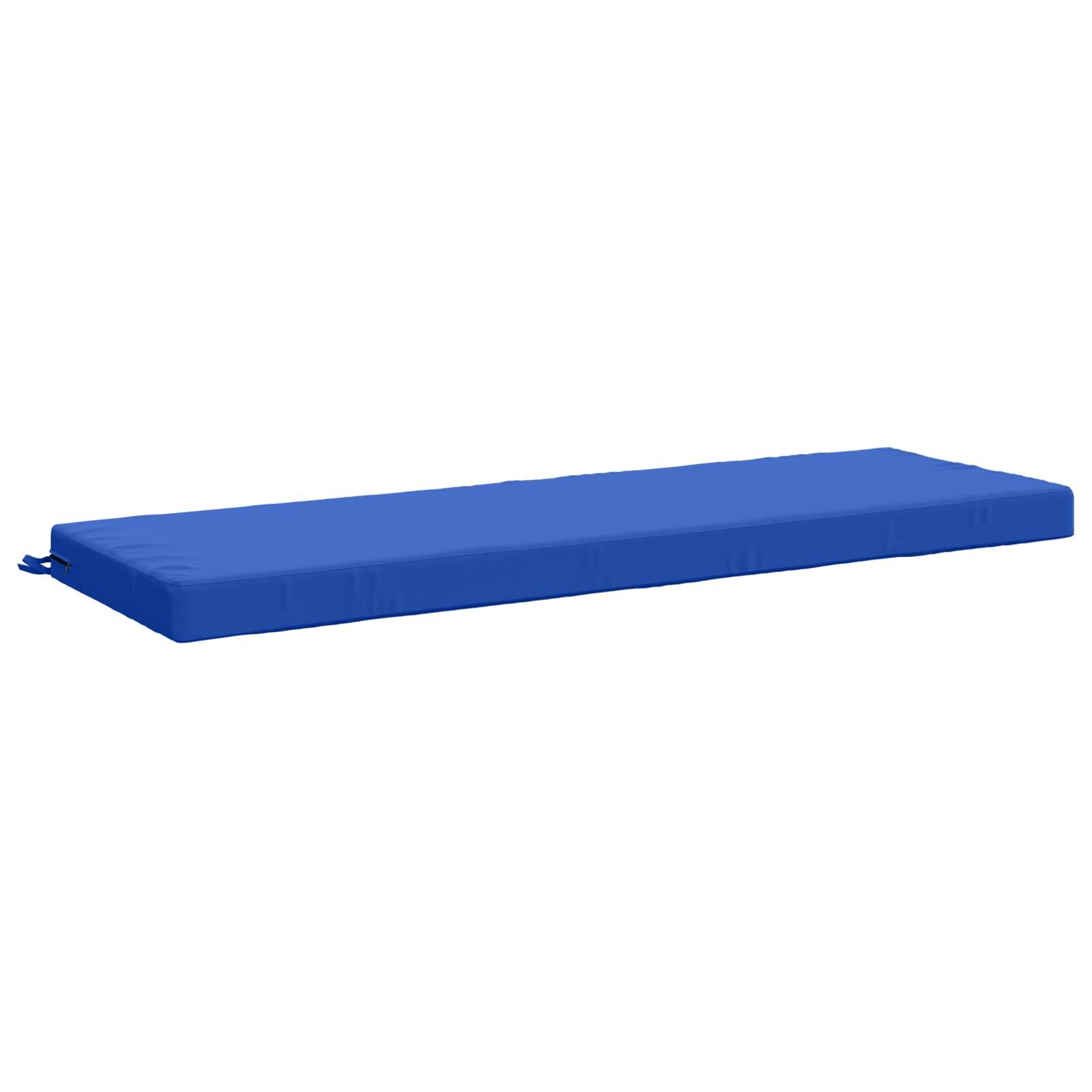 Blaue rechteckige gepolsterte Matte oder Pad mit einem Reißverschlussschieber an einem Ende, auf weißem Hintergrund dargestellt.