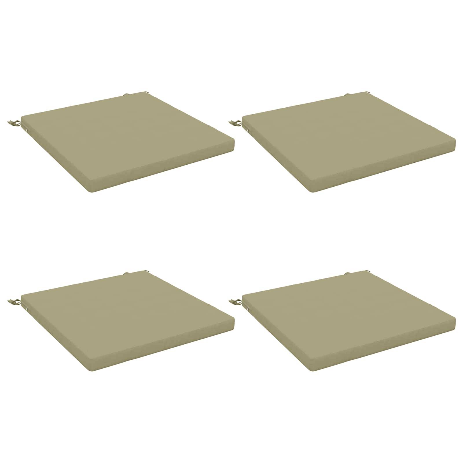 Vier beige quadratische Sitzkissen in einem 2x2-Gitter auf weißem Hintergrund angeordnet.