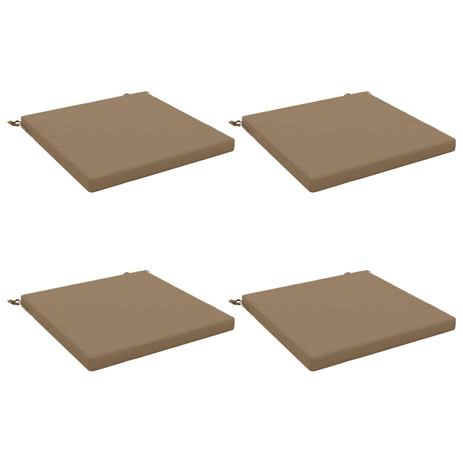 Vier beige quadratische Sitzkissen in einer 2x2-Anordnung auf weißem Hintergrund.