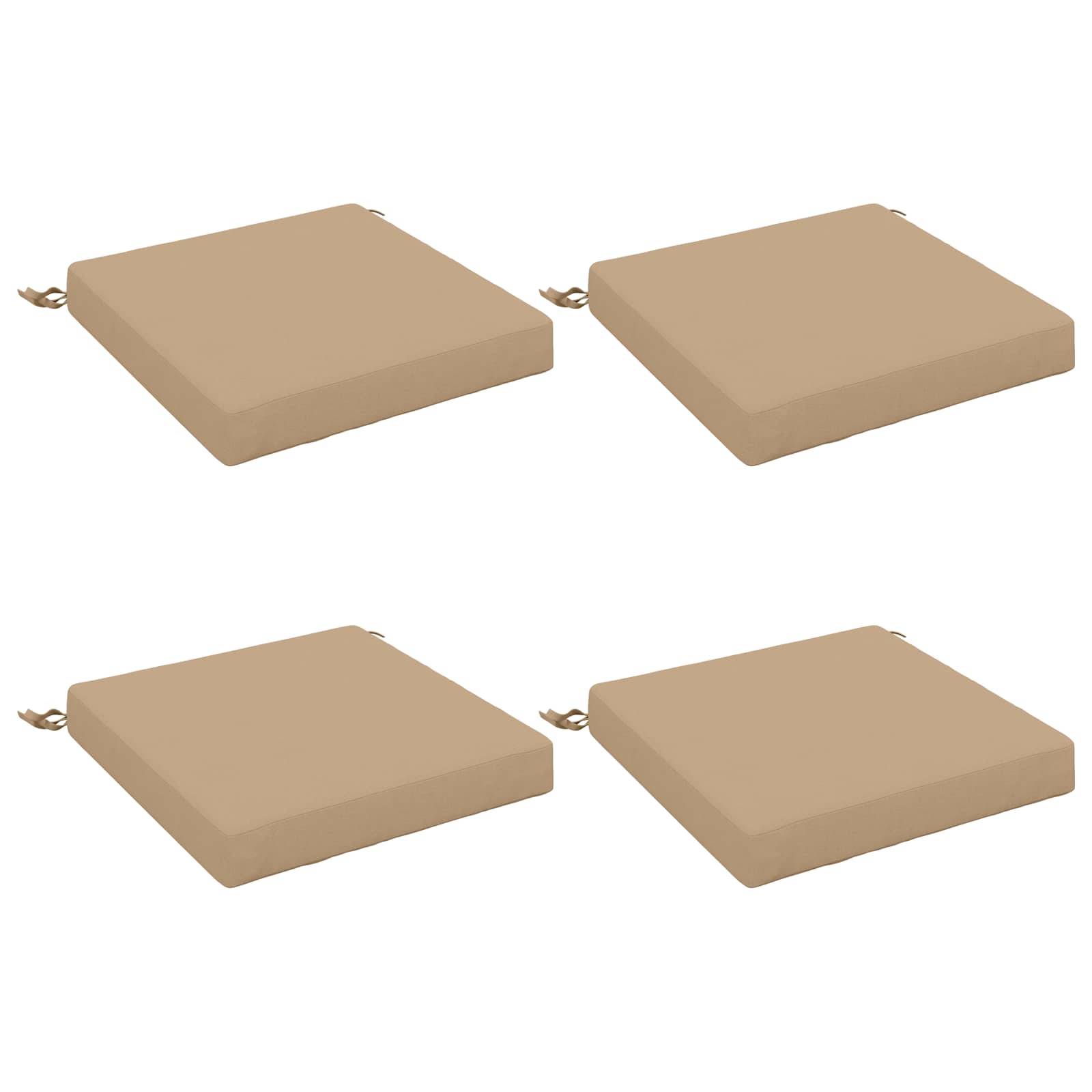 Vier beige quadratische Bodenkissen oder Sitzkissen auf weißem Hintergrund, in einem 2-mal-2-Raster angeordnet.
