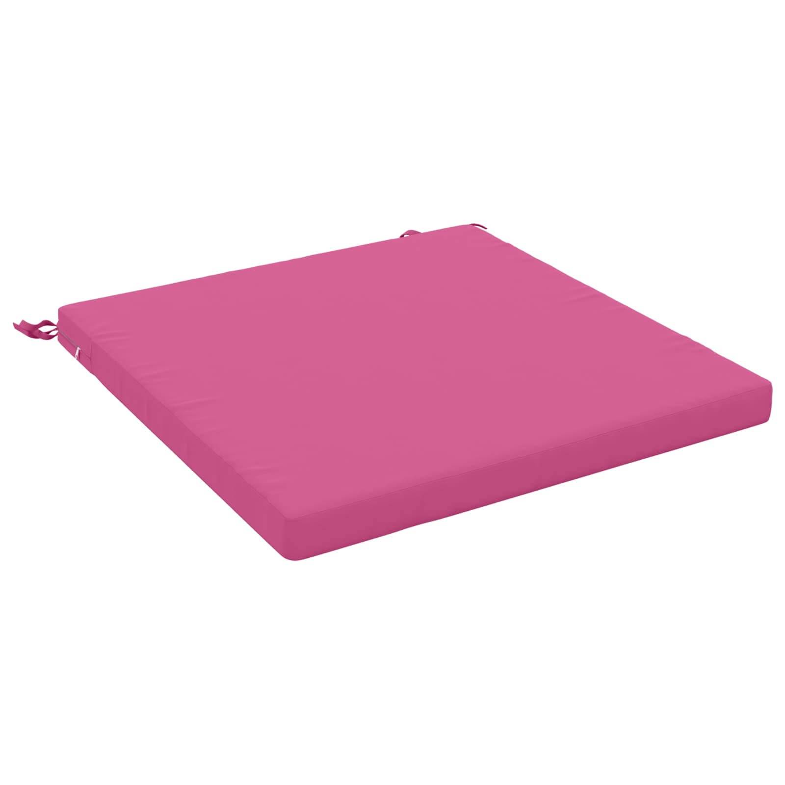 Rosa quadratisches Sitzkissen mit Bändern auf weißem Hintergrund.