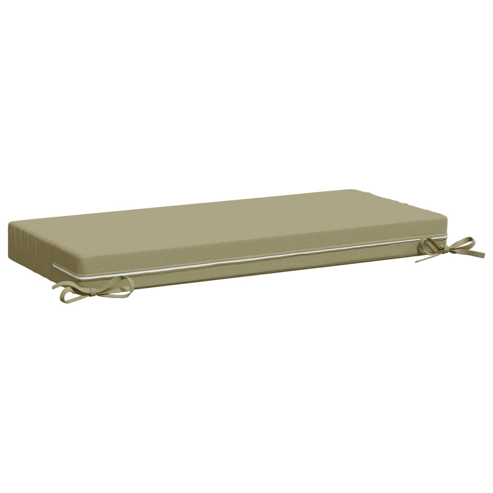 Beige rechteckiges Sitzkissen mit gebundenen Eckbändern auf weißem Hintergrund.