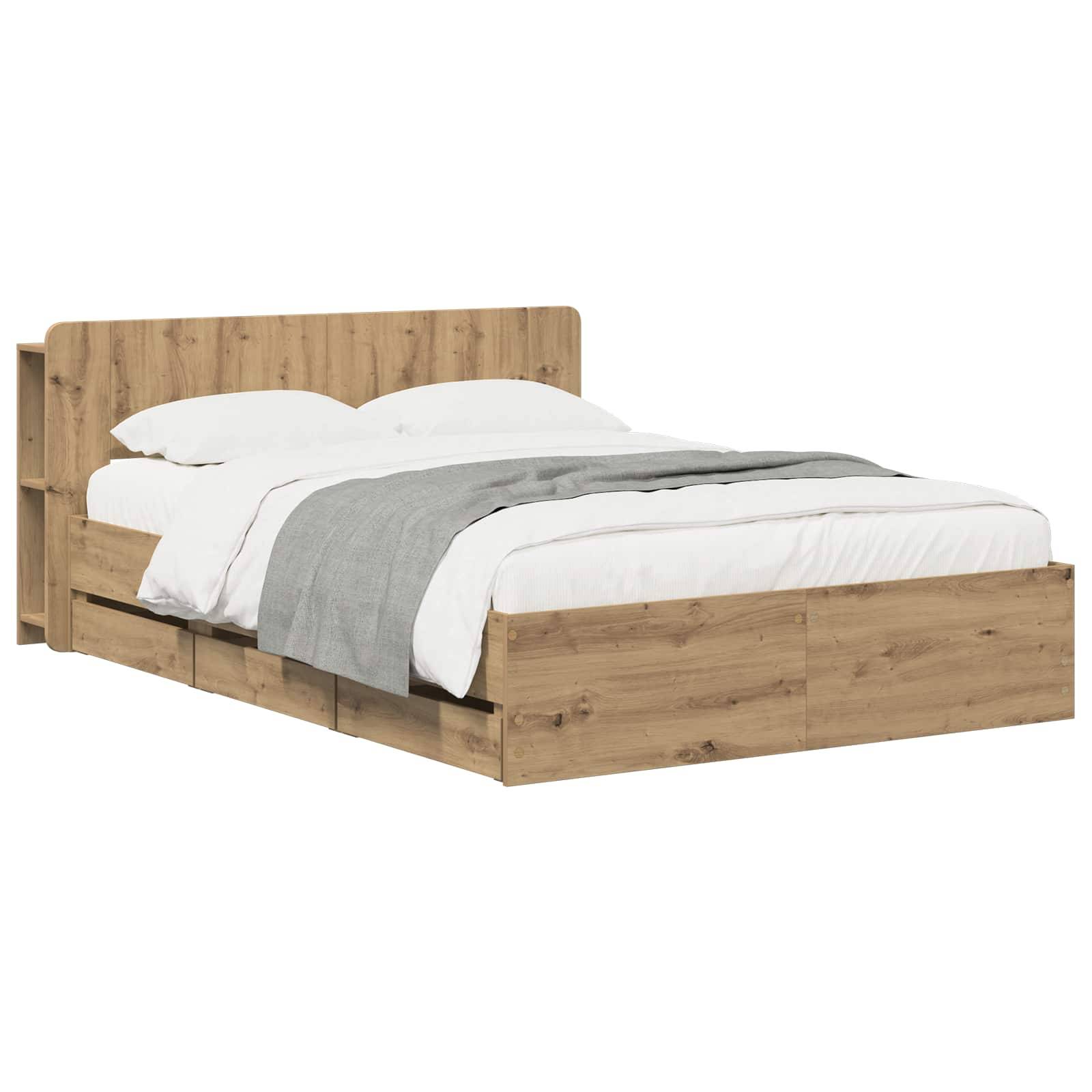 Holzbettgestell mit Kopfteil, gemacht mit weißer Bettwäsche und einer grauen Wurfdecke auf weißem Hintergrund.