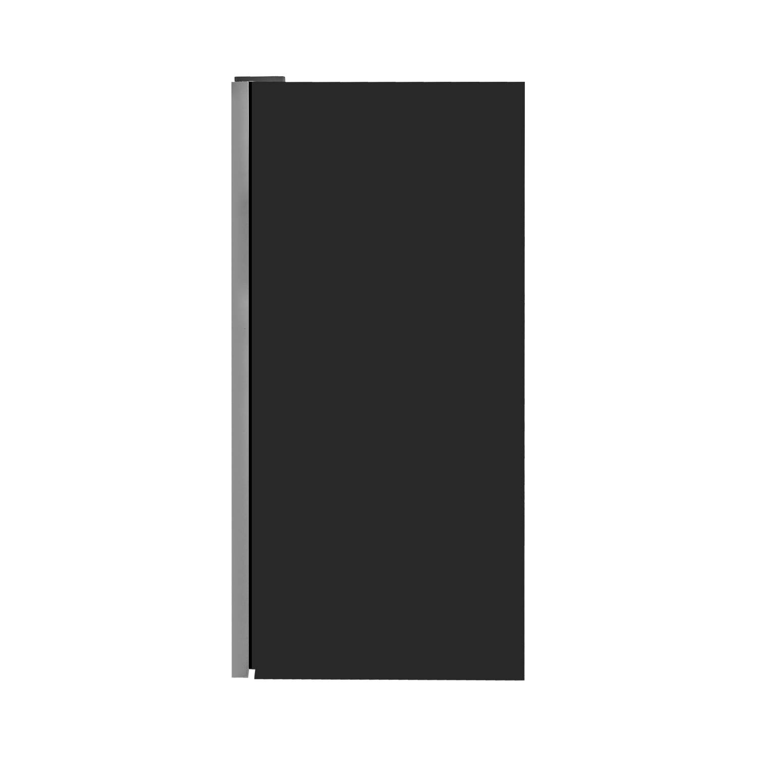 Schwarzes rechteckiges Buch oder Ordner mit grauem Rücken, aufrecht auf weißem Hintergrund dargestellt.