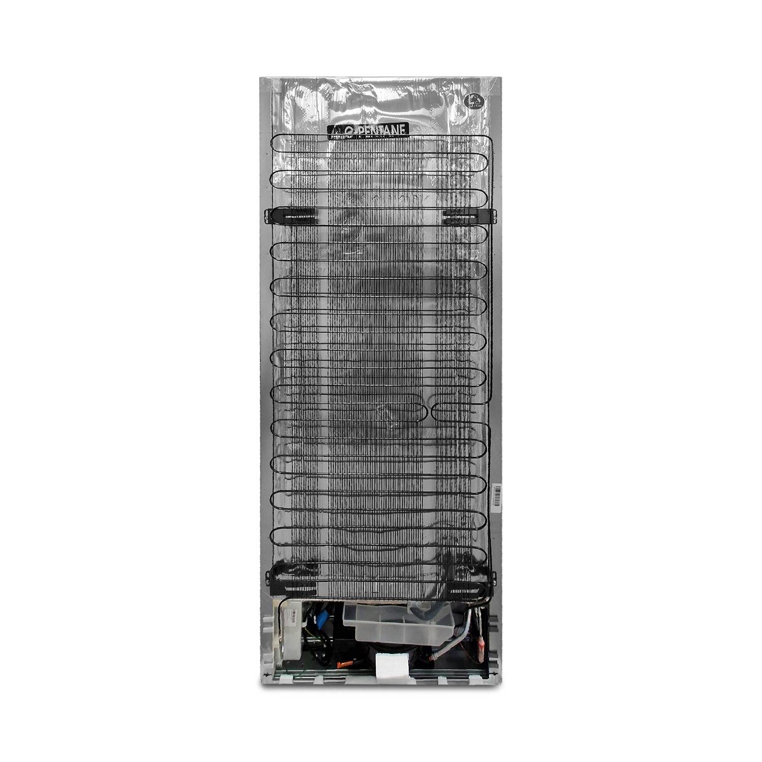 Rückansicht eines großen Kühlschranks mit Kondensatorspulen und internen Verdichtungskomponenten, die die Hardware des Kühlsystems zeigen.