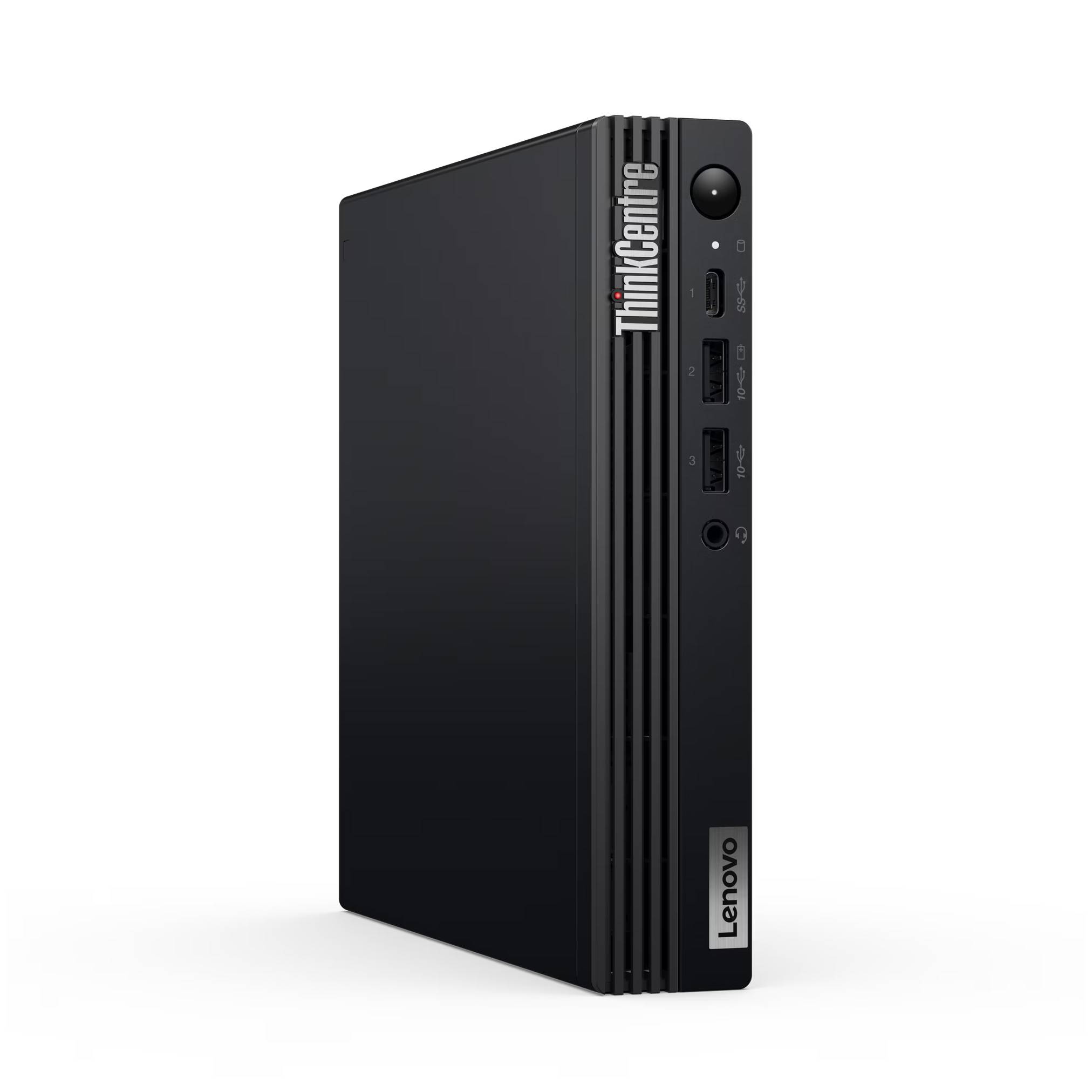 Schwarzer Lenovo ThinkCentre kleiner Desktop-PC-Turm aufrecht auf weißem Hintergrund dargestellt, mit sichtbarem vorderen Stromschalter, USB-Anschlüssen und Audiobuchse.