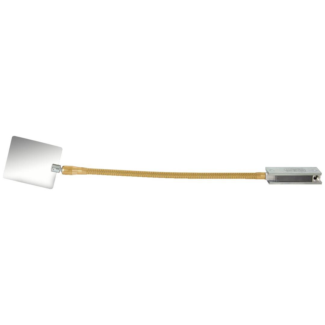 Quadratische metallische Paddel-Antenne mit langem geflochtenen Kabel und Steckerverbindung auf weißem Hintergrund.