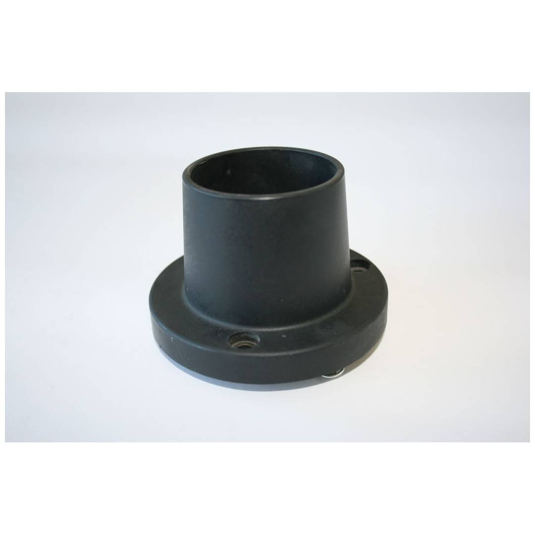Schwarze zylindrische Kunststoff-Flanschverbindung mit breiter runder Basis und Schraubenlöchern, auf weißem Hintergrund dargestellt.