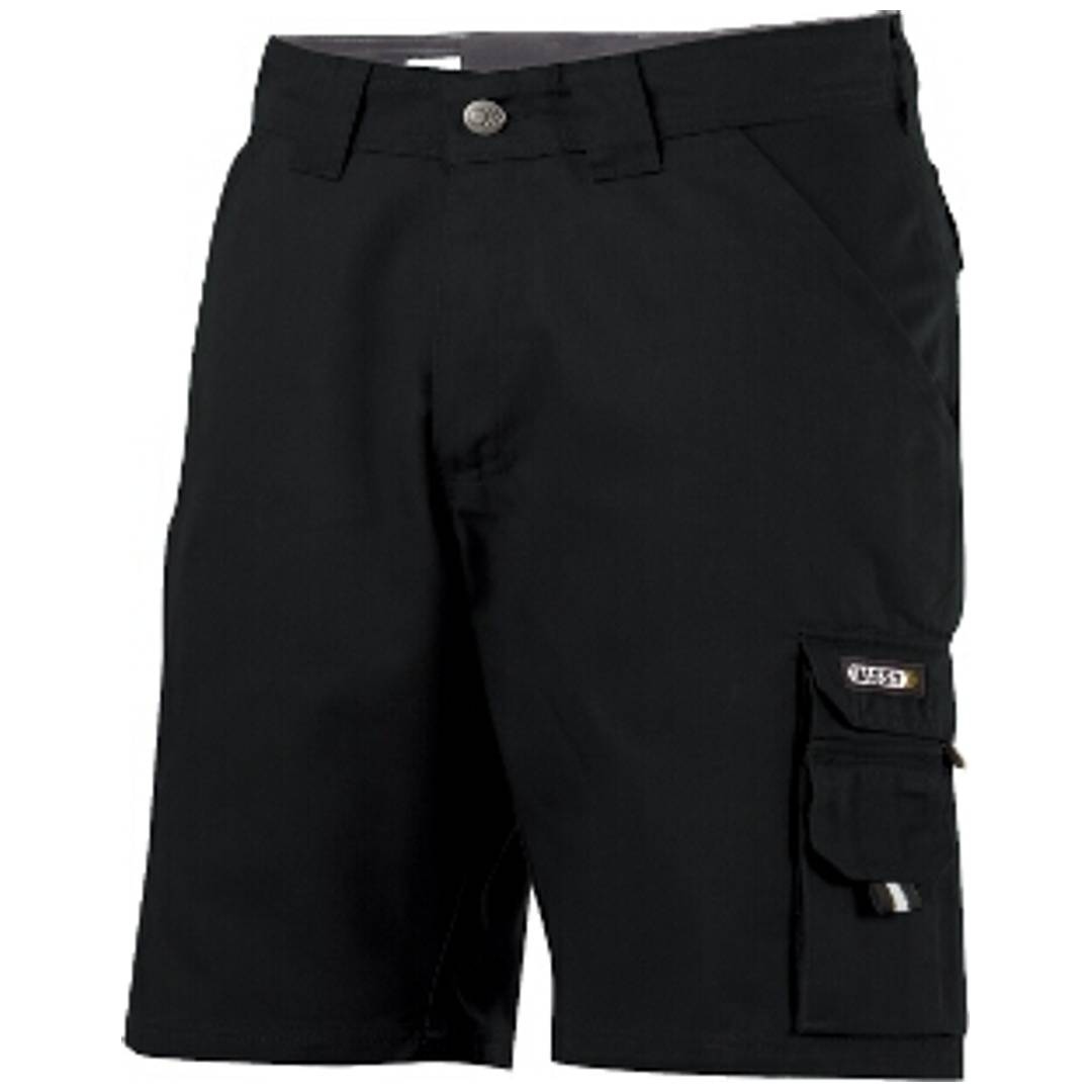 Schwarze Cargoshorts mit Seitentasche und Vorderknopfverschluss auf weißem Hintergrund.