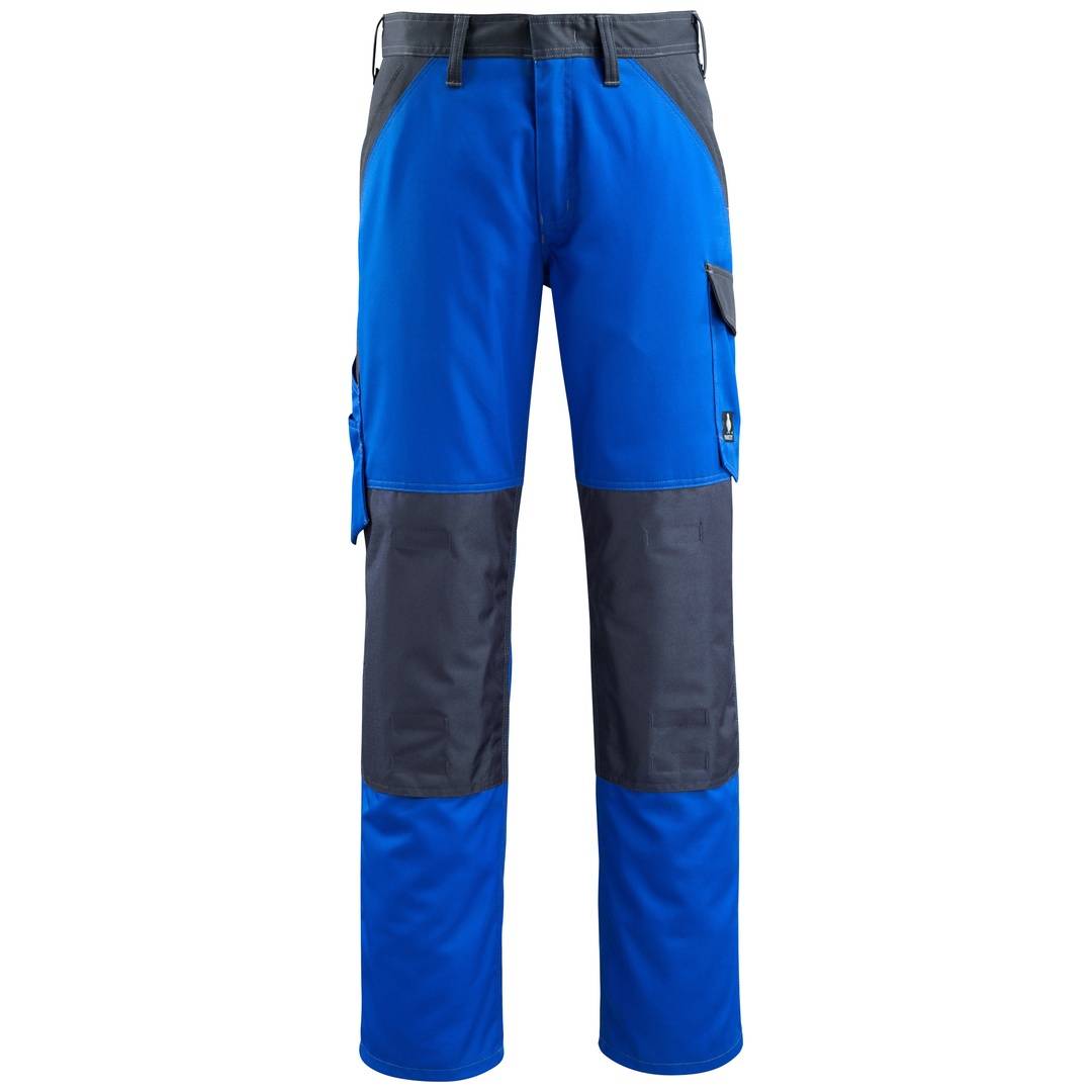 Blaue und graue Arbeitshosen mit mehreren Taschen und verstärkten Kniepartien, Vorderansicht auf weißem Hintergrund.
