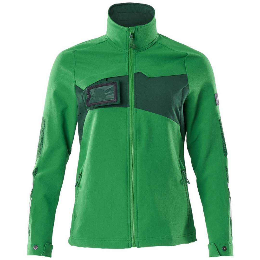 Grüne Outdoor-Jacke mit durchgehendem Reißverschluss und hohem Kragen, schwarzes Brustpanel, Reißverschluss-Brustentasche und Ärmelpflaster auf weißem Hintergrund.