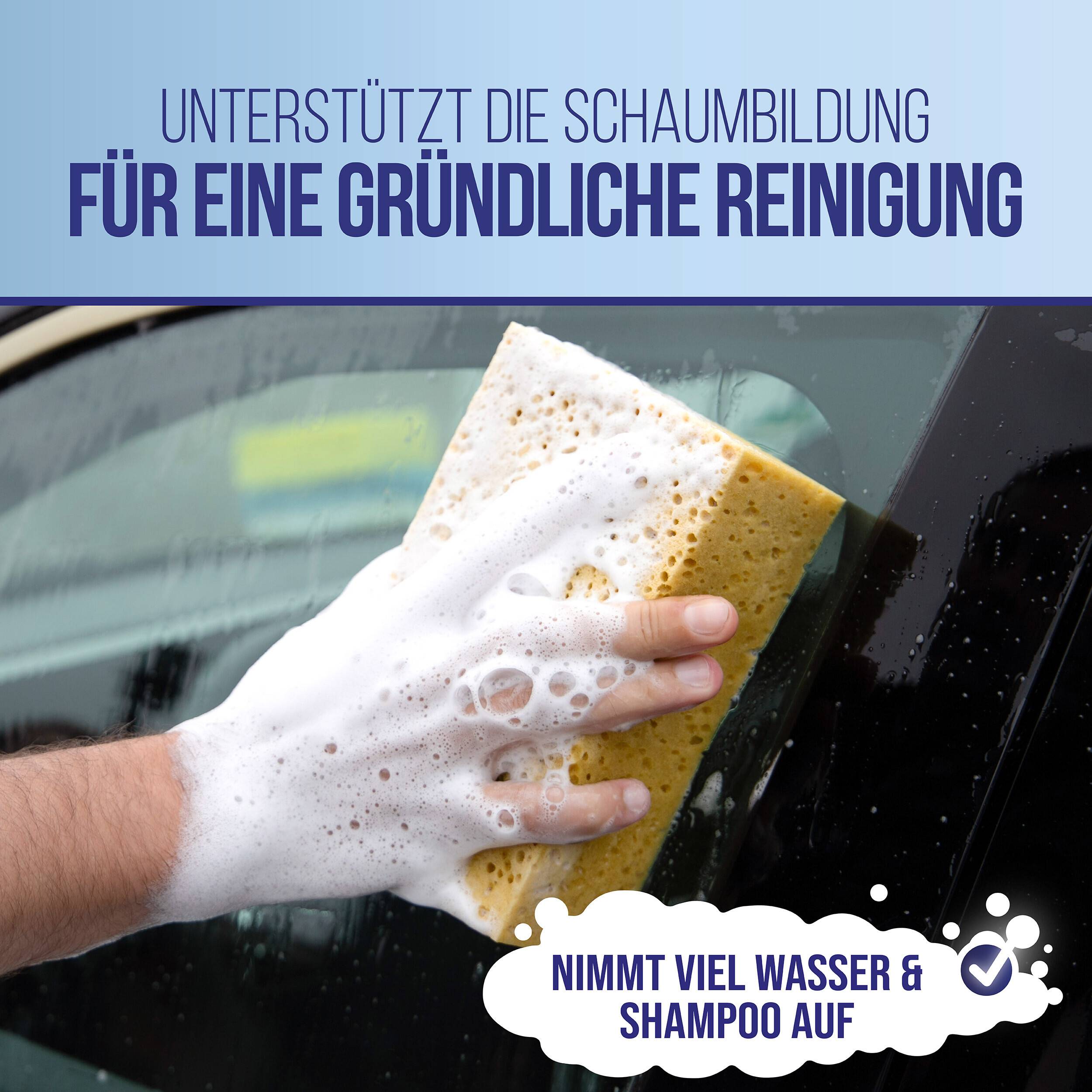 Deutsches Angebot mit einer Hand, die einen Schwamm zum Waschen eines Autofensters mit Schaum verwendet; der Text sagt, dass er das Aufschäumen für gründliche Reinigung unterstützt und viel Wasser und Shampoo aufnimmt.