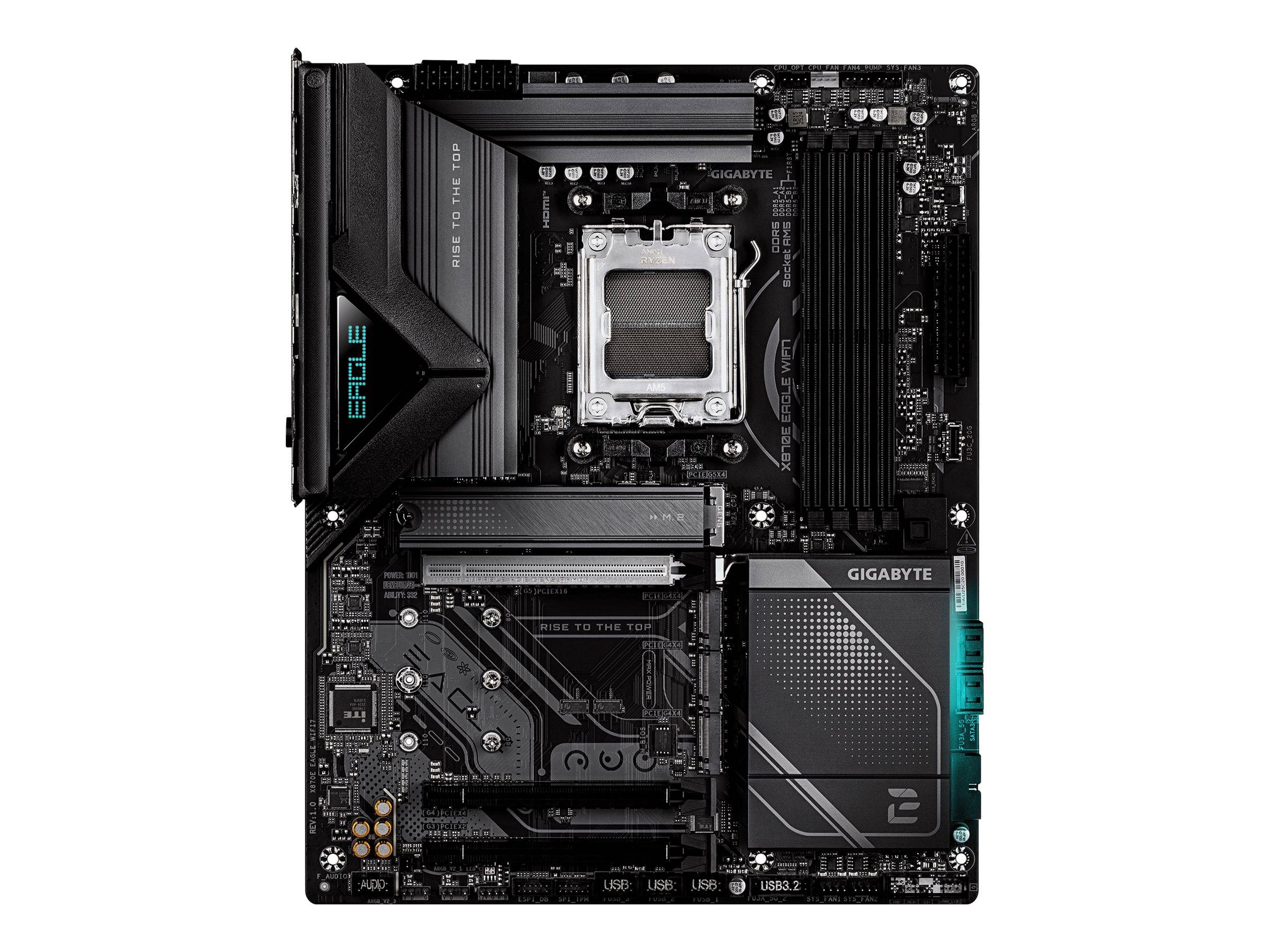 Draufsicht auf ein Gigabyte-Motherboard mit sichtbarem CPU-Sockel, RAM-Steckplätzen, PCIe-Steckplätzen und Kühlkörpern.