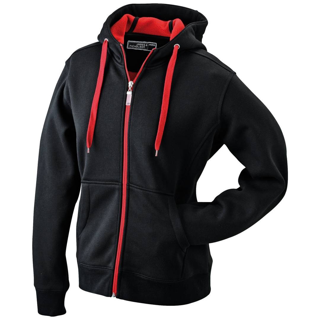 Schwarzer Reißverschluss-Hoodie mit roter Fütterung und Kordelzügen, gezeigt auf einem einfachen weißen Hintergrund.