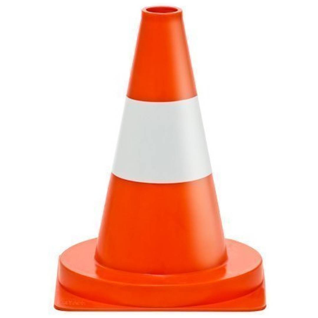 Orangene Verkehrskegel mit weißen Reflektorbändern auf quadratischer Basis, verwendet zum Markieren von Gefahrenstellen oder zum Absperren eines Bereichs.