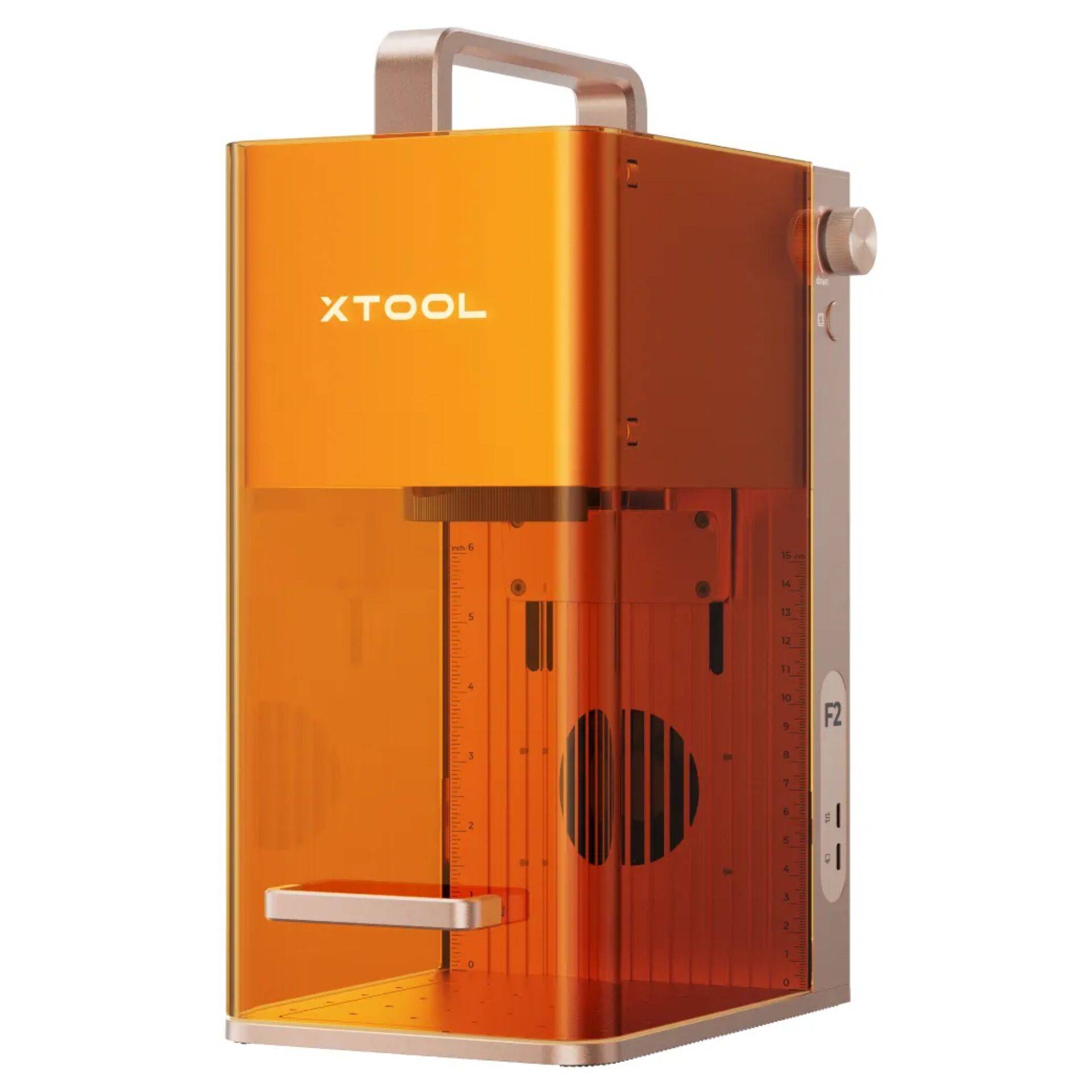 Orange xTool Desktop-Lasergravierer mit transparentem Gehäuse, Griff oben und sichtbarem vorderen Arbeitsbereich.