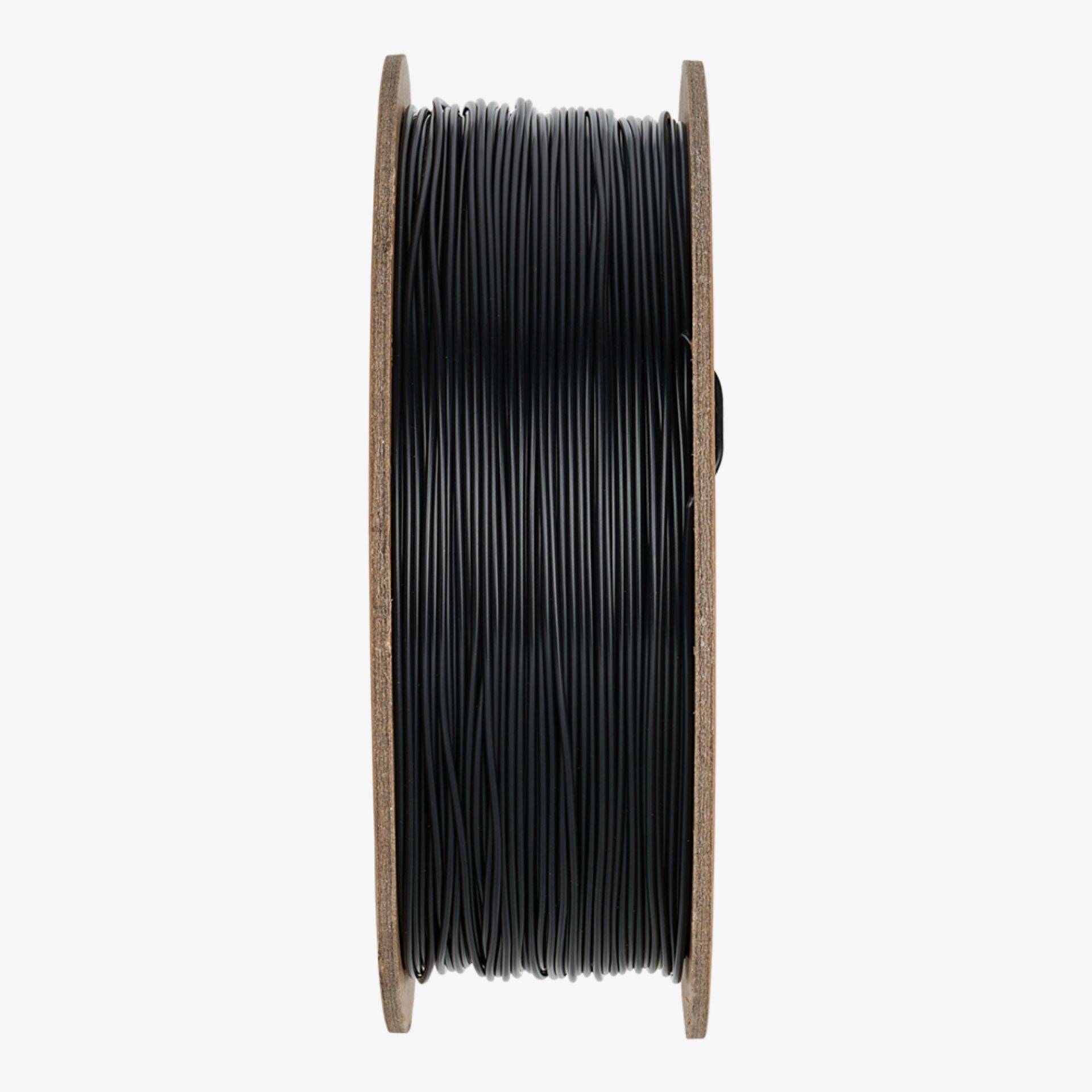 Eine Spule schwarzes Filament auf einer braunen Spule aufgewickelt, aufrecht gegen einen schlichten weißen Hintergrund dargestellt.
