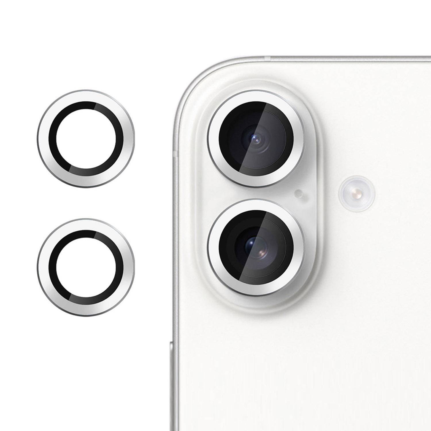 Nahaufnahme des hinteren Kameramoduls eines weißen Smartphones mit zwei Objektiven und Blitz, plus zwei separate kreisförmige Ringkomponenten, die links abgebildet sind.