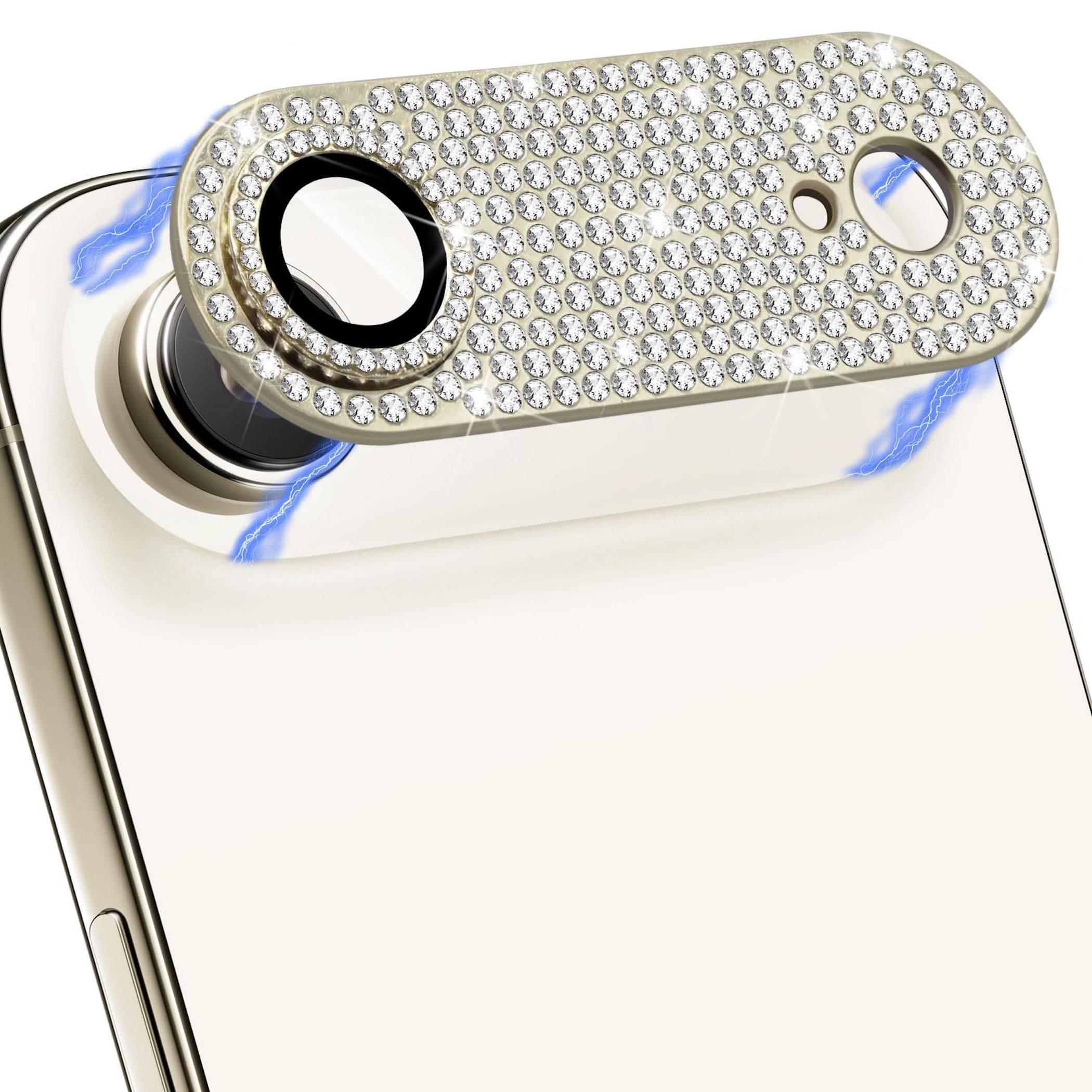 Nahaufnahme eines Smartphones mit einer mit Strass besetzten Schutzabdeckung für die hintere Kamera, die über der rückwärtigen Kamera angebracht ist.