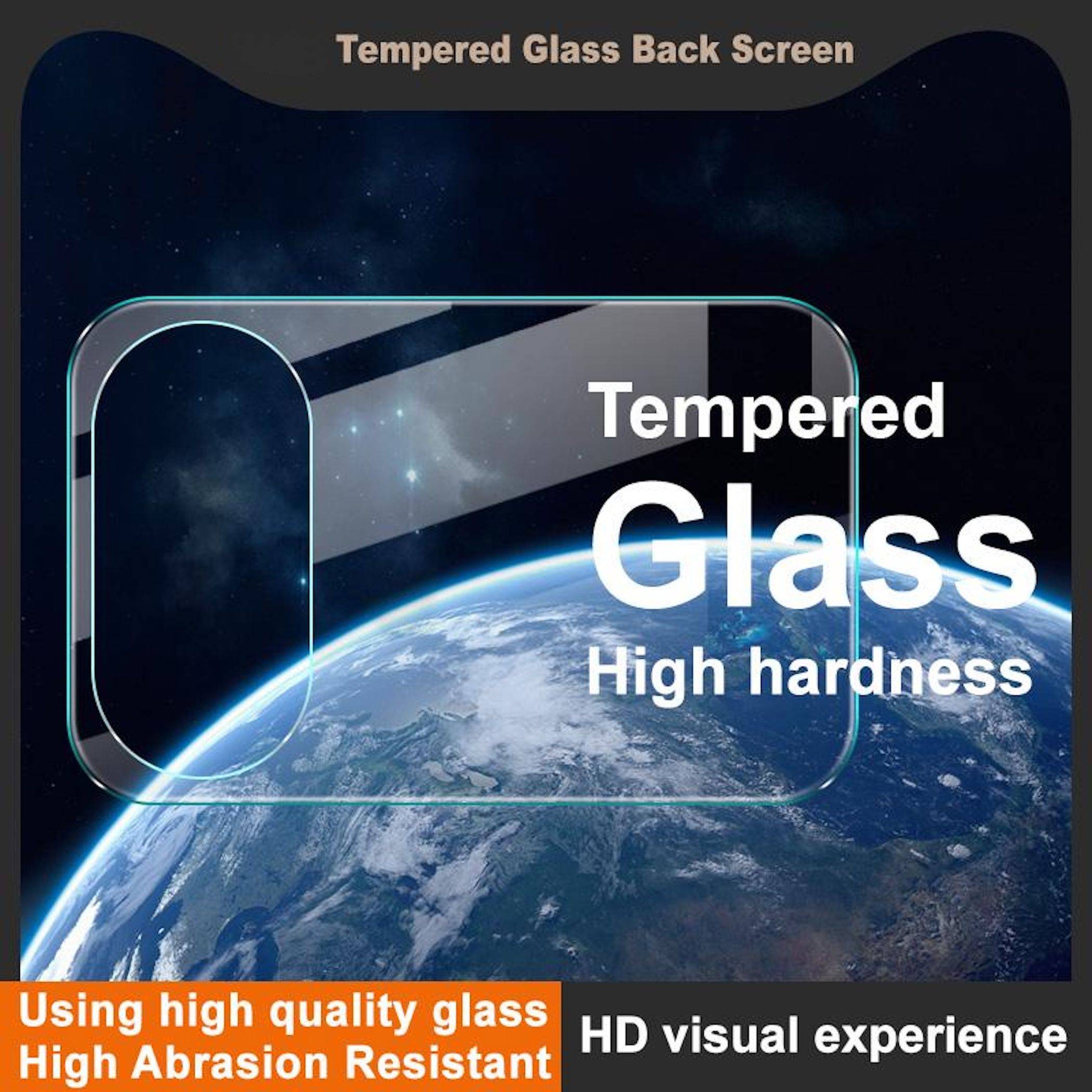 Werbegrafik einer Handyhülle mit gehärtetem Glasrücken, das die Erde im Weltall zeigt und Text mit „Gehärtetes Glas