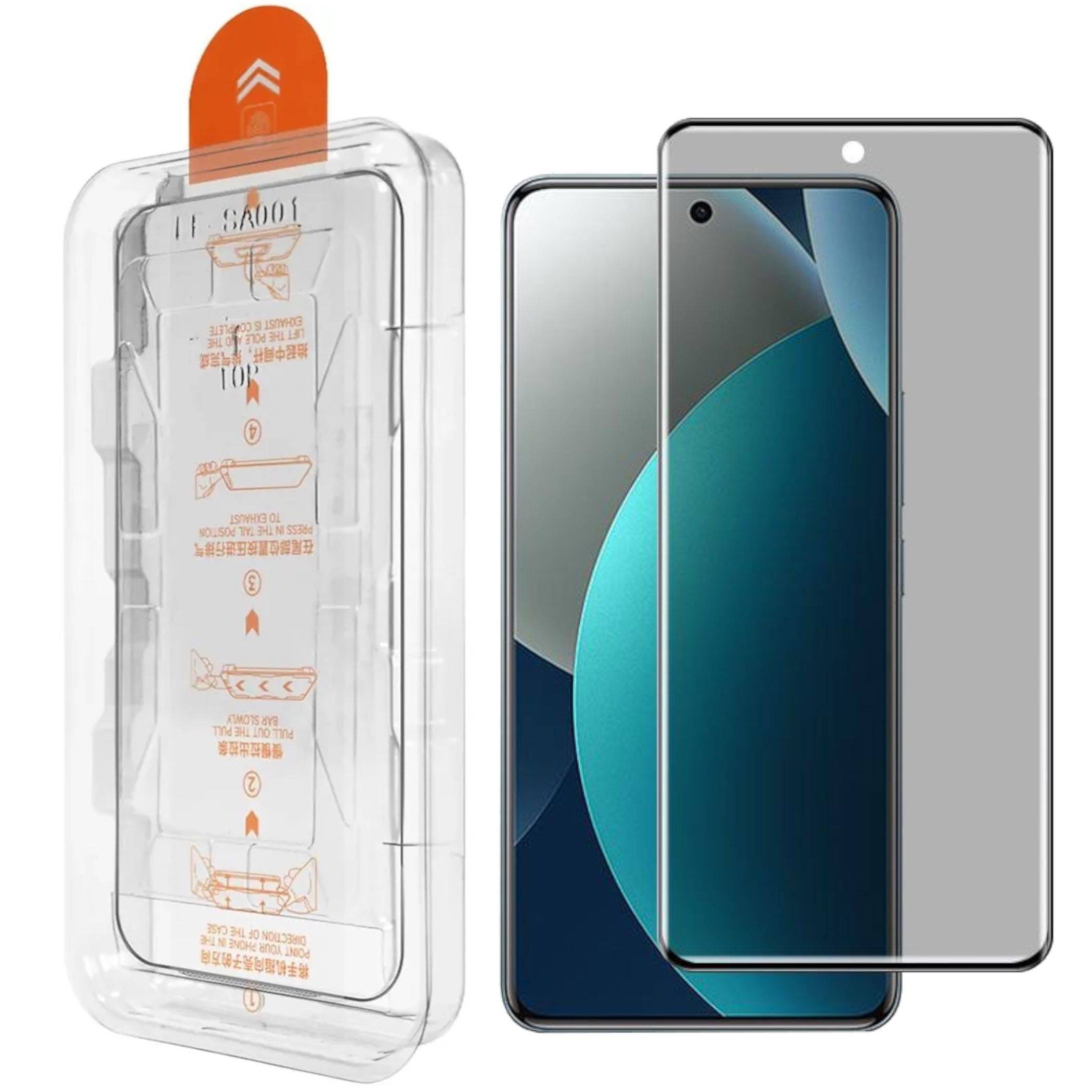 Transparente Kunststoff-Displayschutzfolie in der Verpackung neben einem Smartphone, die vollständige Bildschirmabdeckung und Ausrichtung zur Installation demonstriert.