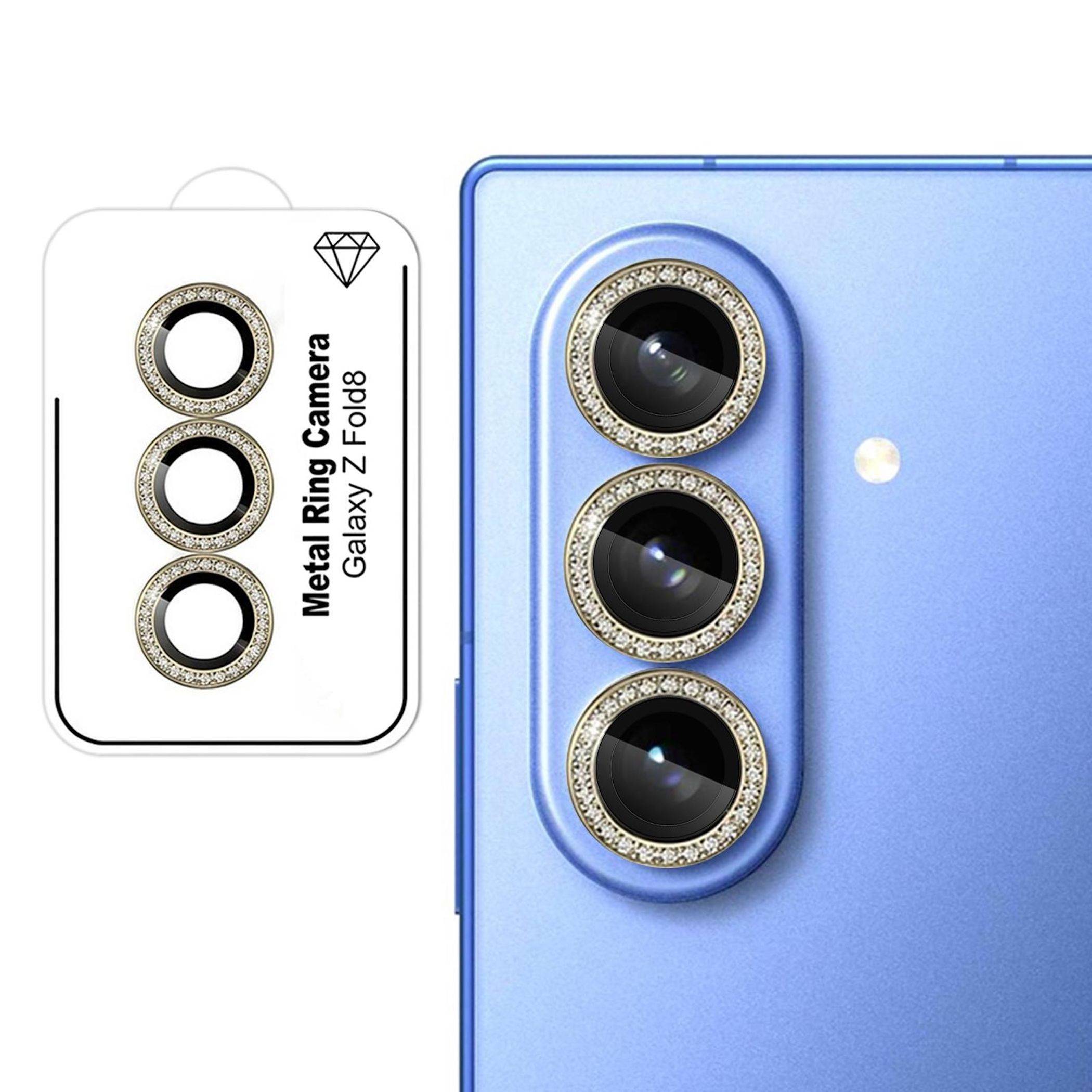 Blue Galaxy Z Fold8 Telefon von hinten mit drei Rückkameras; daneben Verpackung für 