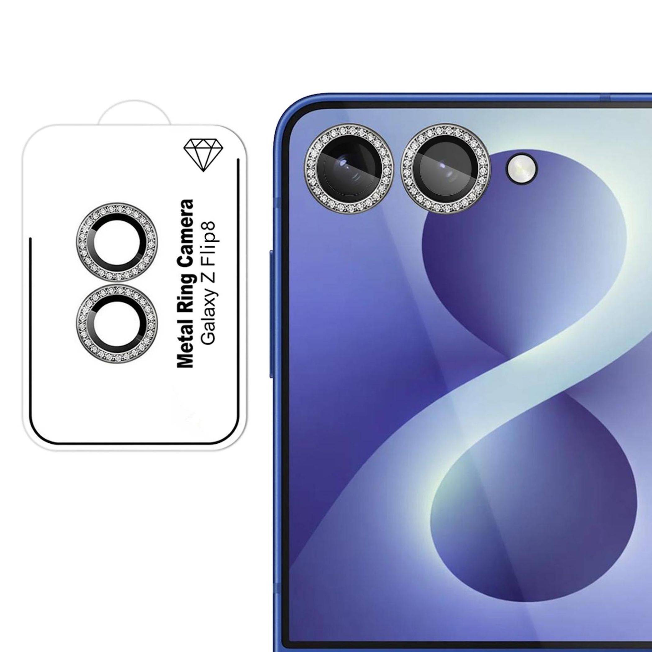 Metallring-Kamerabezüge für Samsung Galaxy Z Flip8, dargestellt in einer Produktverpackung neben einem Telefon mit zwei installierten Linsenringen.