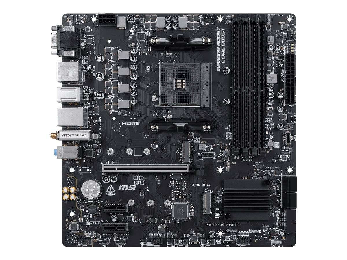 Draufsicht auf ein MSI PRO B550M-P WIFI Motherboard mit CPU-Sockel, RAM-Steckplätzen, Erweiterungssteckplätzen, hinteren E/A-Anschlüssen und Kühlkörpern.