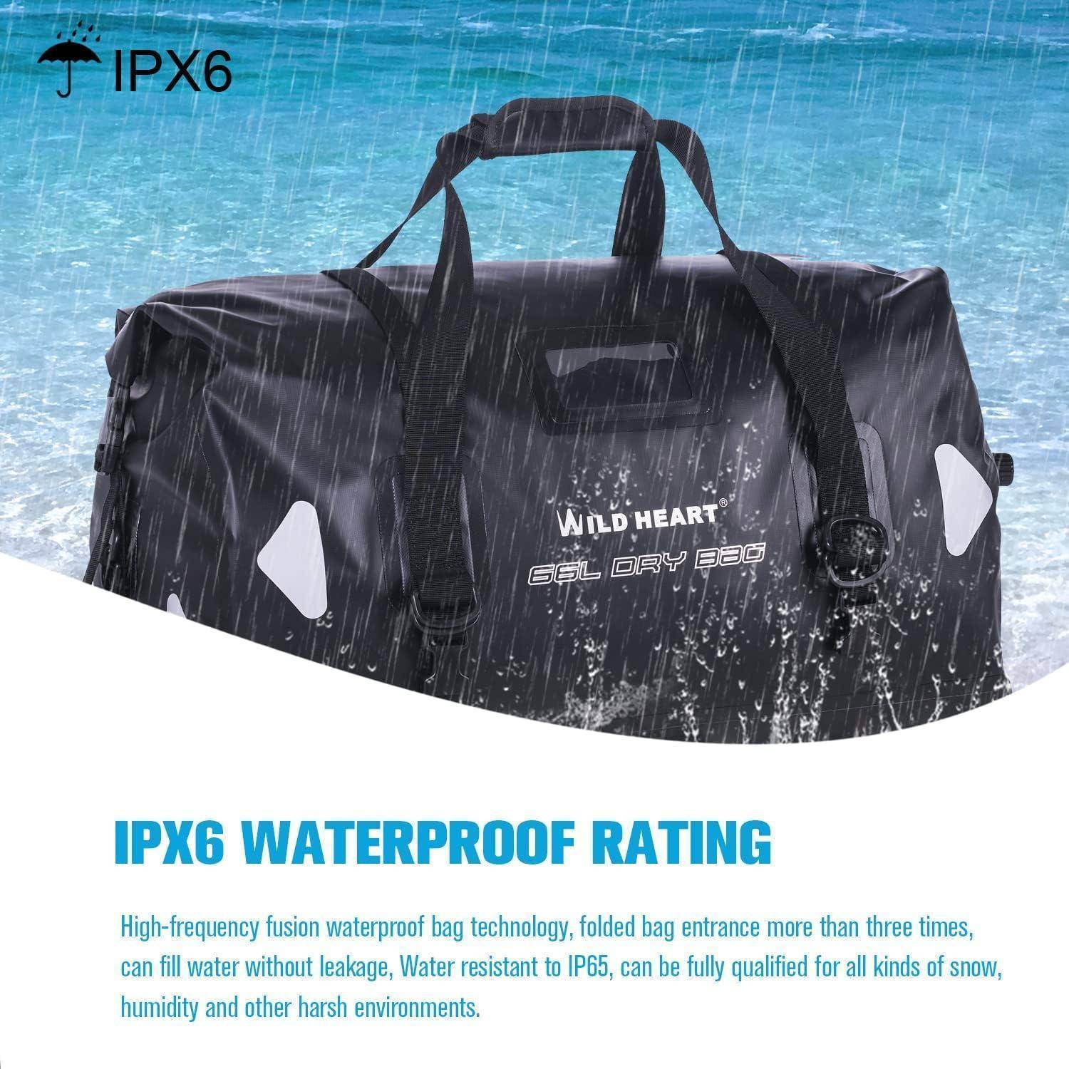 Schwarze Reisetasche, die im Regen schwebt, mit der Aufschrift "IPX6 WASSERDICHTES RATING"", zeigt eine wasserfeste Tasche für raue Nassbedingungen.