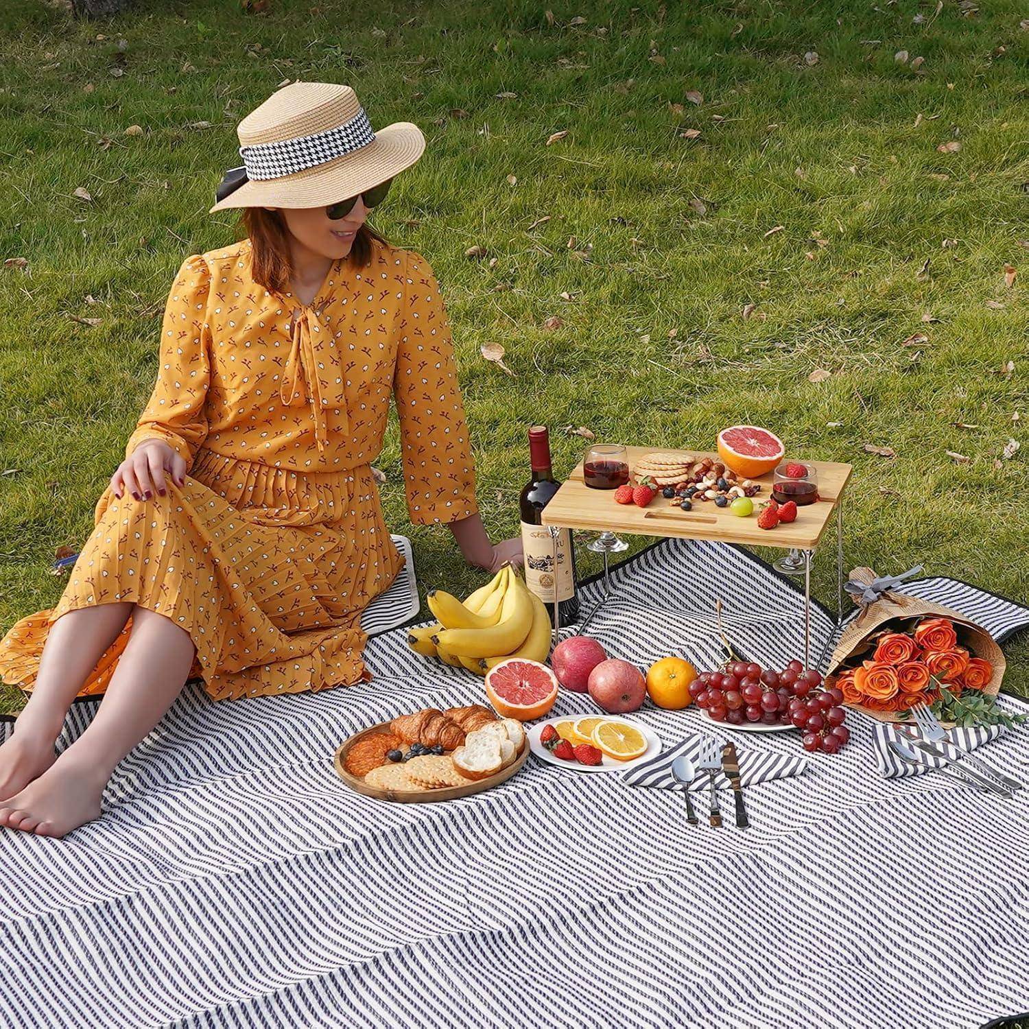 Weidenkorb Picknickkorb für 2 Personen Picknickset, Weidenkorb Service Geschenkset mit Bambus Weintisch mit Metallbeinen für Camping und Outdoor Par