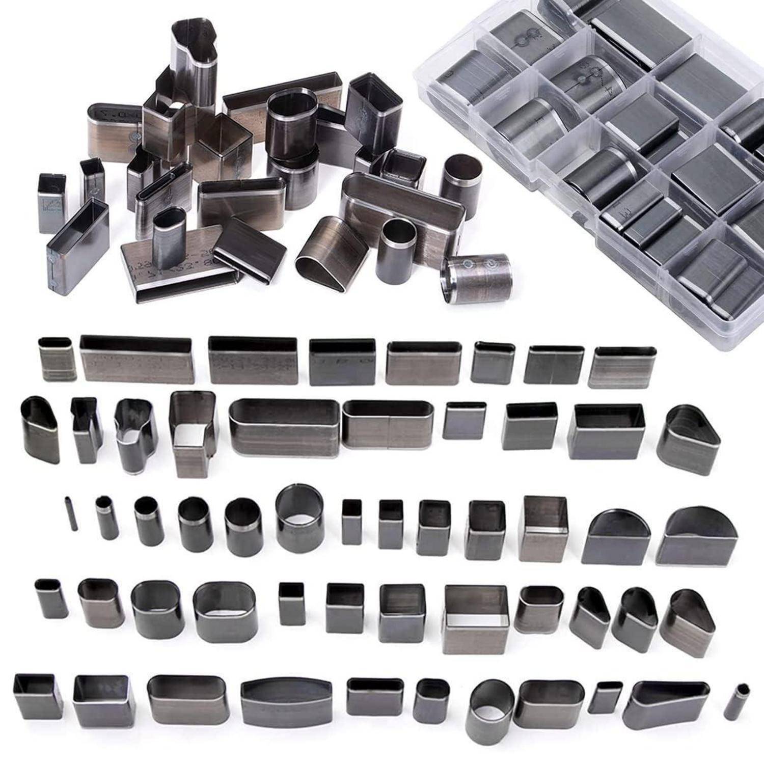 Sortierte Metallrohrformungswerkzeuge und Stempel in einem Kunststoff-Lagerbehälter, angeordnet in Reihen mit verschiedenen rechteckigen, runden und ovalen Größen.