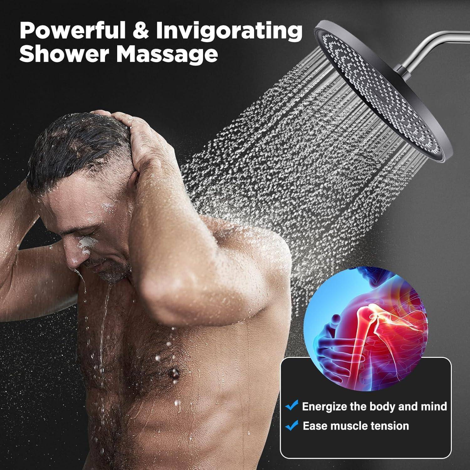 Mann, der unter einem großen Duschkopf mit Wassermassage duscht, gekennzeichnet mit 