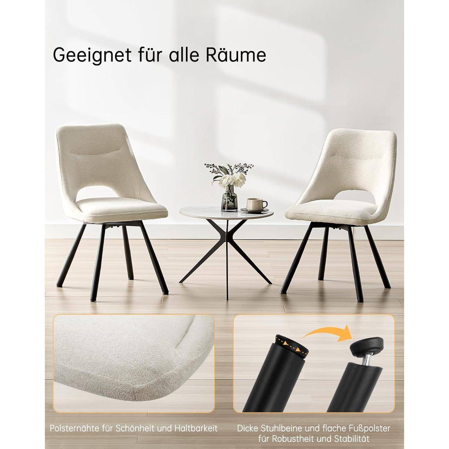 Zwei beige gepolsterte Esszimmerstühle mit schwarzen Beinen flankieren einen kleinen runden Tisch in einem hellen Raum; Einlassdetails heben gesteppte Sitzkanten und verstellbare Beinaufsätze hervor.