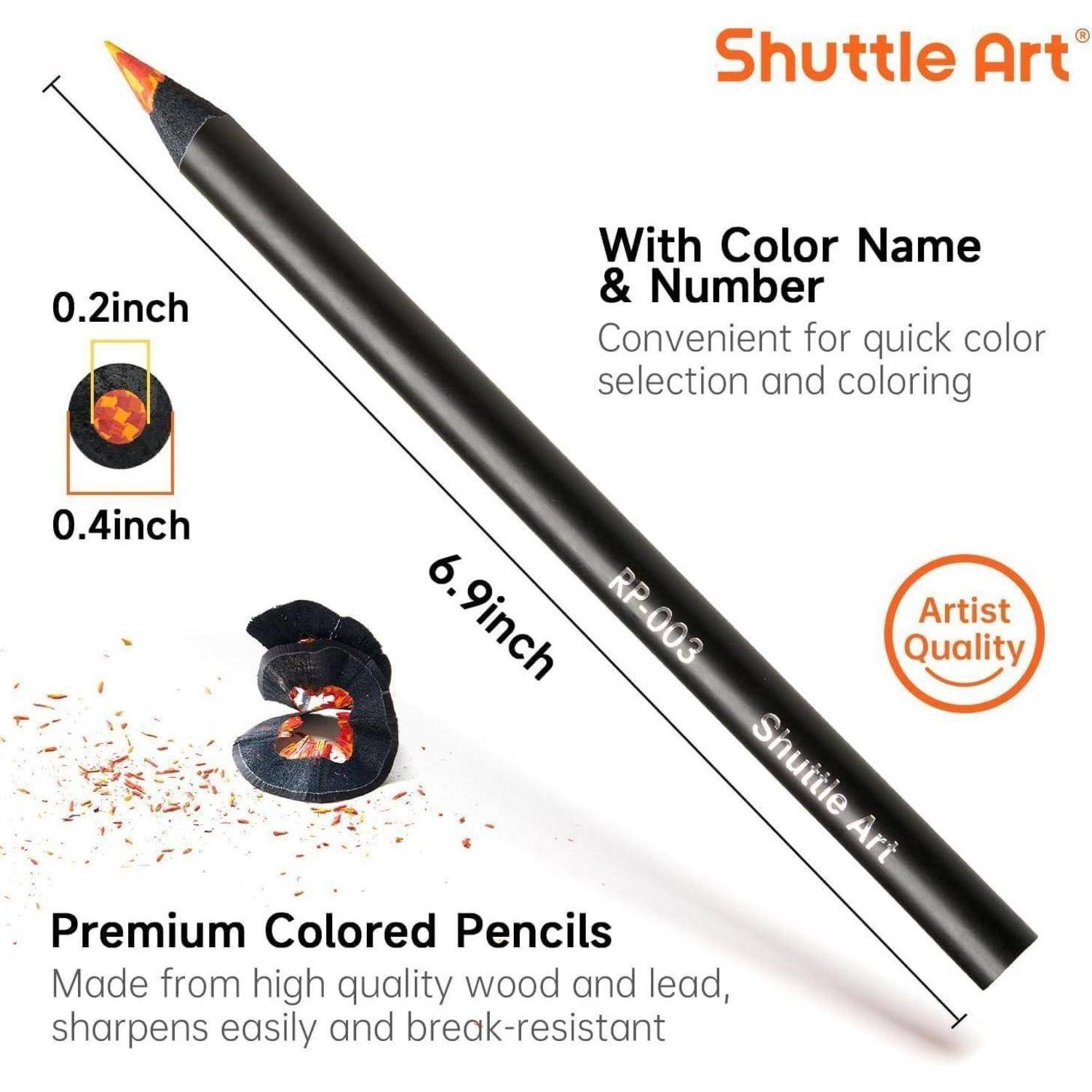 Produktbild eines schwarzen Shuttle Art Buntstifts mit Farbbezeichnung und Nummer, 6,9 Zoll Länge, 0,2 Zoll Kern und 