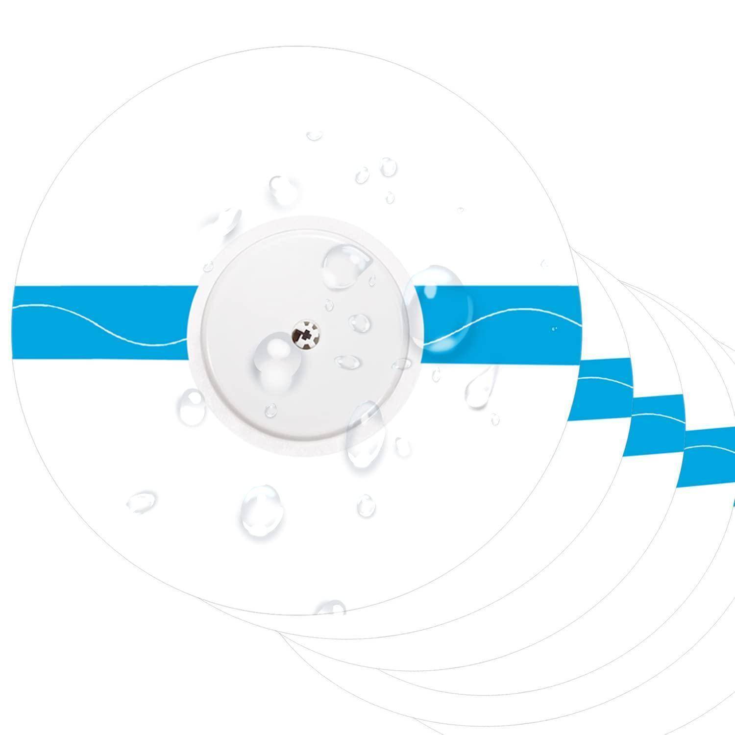 Stapel weißer CDs mit einem blauen Wellenband und Wassertropfen, dargestellt als sauberes, minimalistisches Disc-Packaging oder Mediendesign.
