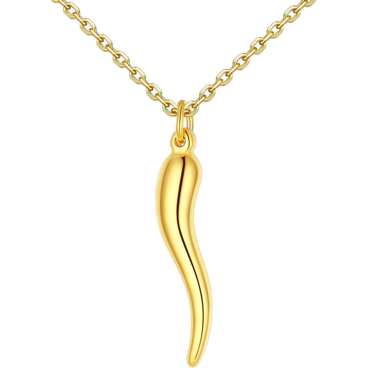 Goldkettenhalsband mit einem polierten hornförmigen Anhänger auf weißem Hintergrund.