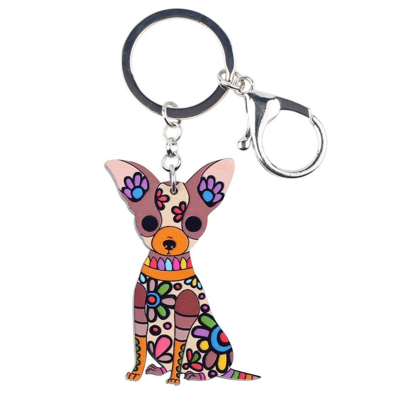 Bunter Chihuahua-Hund-Schlüsselanhänger mit einem Hummerklaue-Verschluss und geteiltem Ring auf weißem Hintergrund.