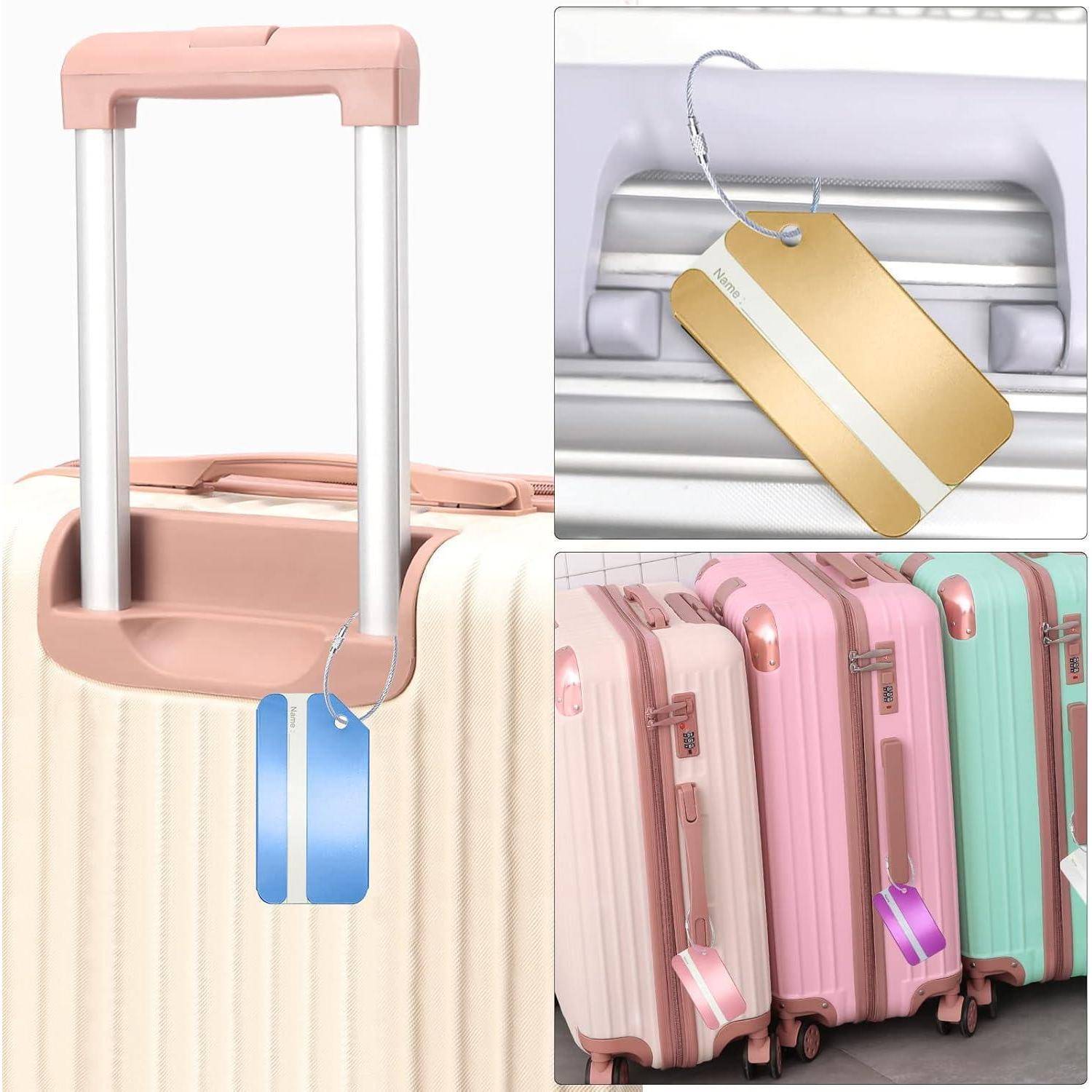 Farbenfrohe Kofferanhänger, die an Rollkoffern befestigt sind und als Zubehör zur Identifizierung von Reisetaschen dargestellt werden.