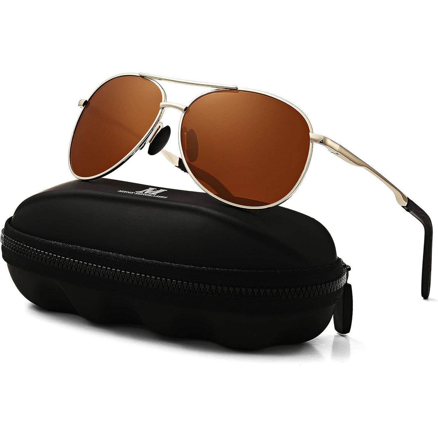 Ein Paar braun getönte Aviator-Sonnenbrillen, die auf einem schwarzen Hartkoffer mit Reißverschluss ruhen.