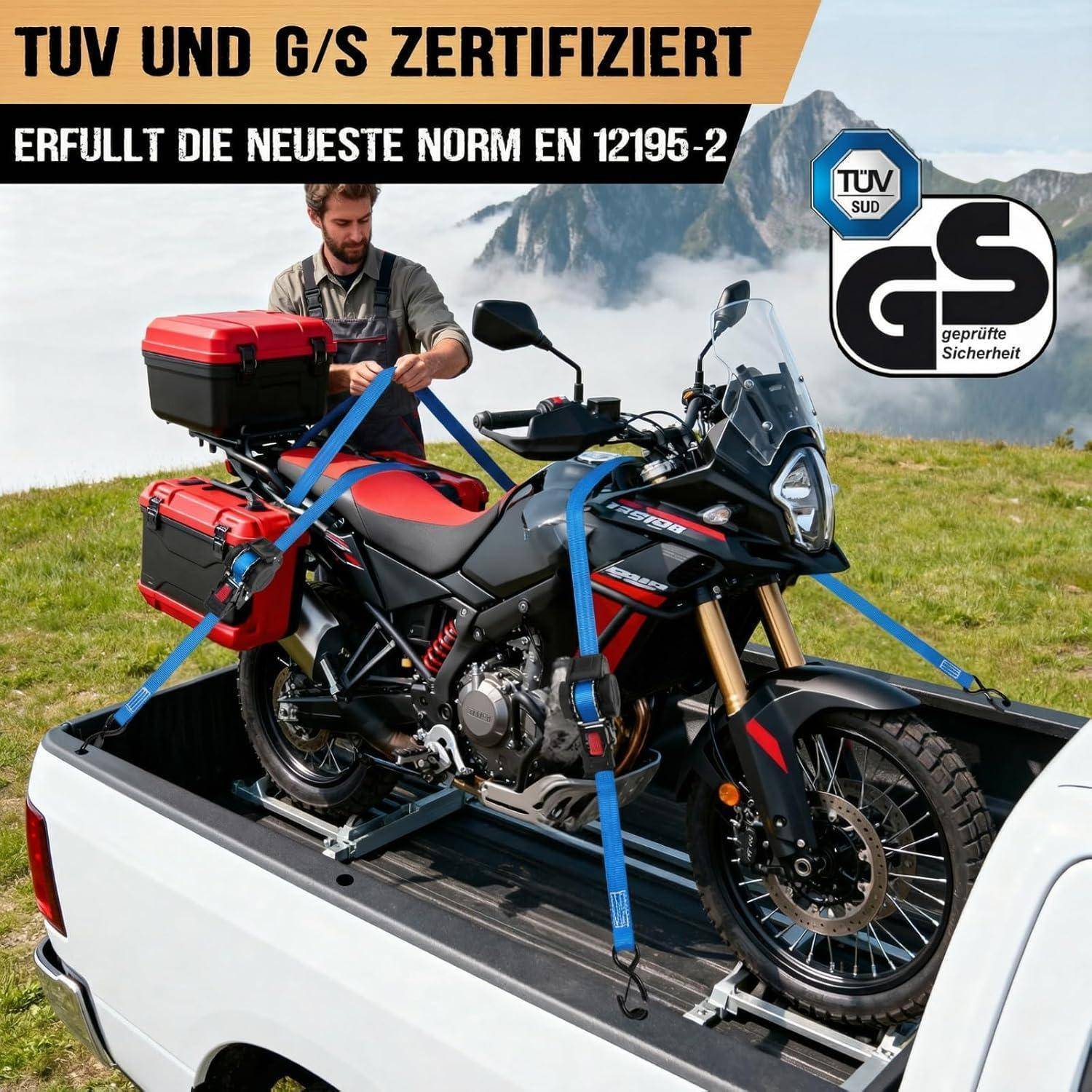 Motorrad mit blauen Spanngurten in einer Pickup-Ladefläche gesichert; Text sagt „TÜV UND G/S ZERTIFIZIERT