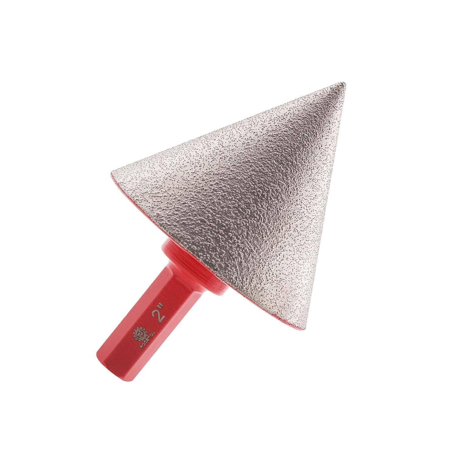 Schleifwerkzeug mit rotem Griff in Kegelform mit strukturierter Metalloberfläche, dargestellt auf weißem Hintergrund.