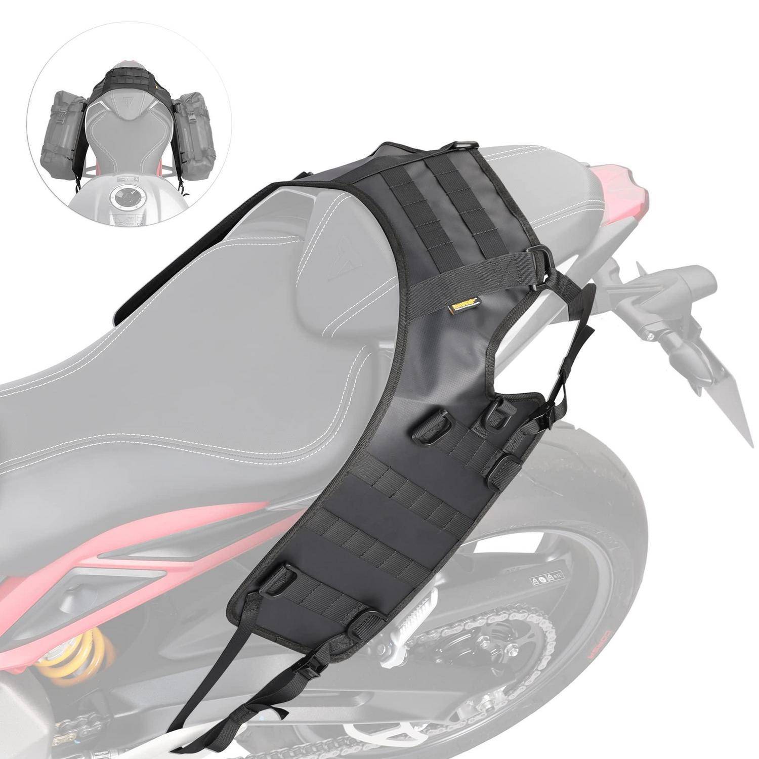 Schwarze Motorrad-Gepäckschlinge über Sitz und Heck montiert, dargestellt auf einem Sportmotorrad mit einer kleinen Abbildung zur Verdeutlichung der hinteren Befestigung.