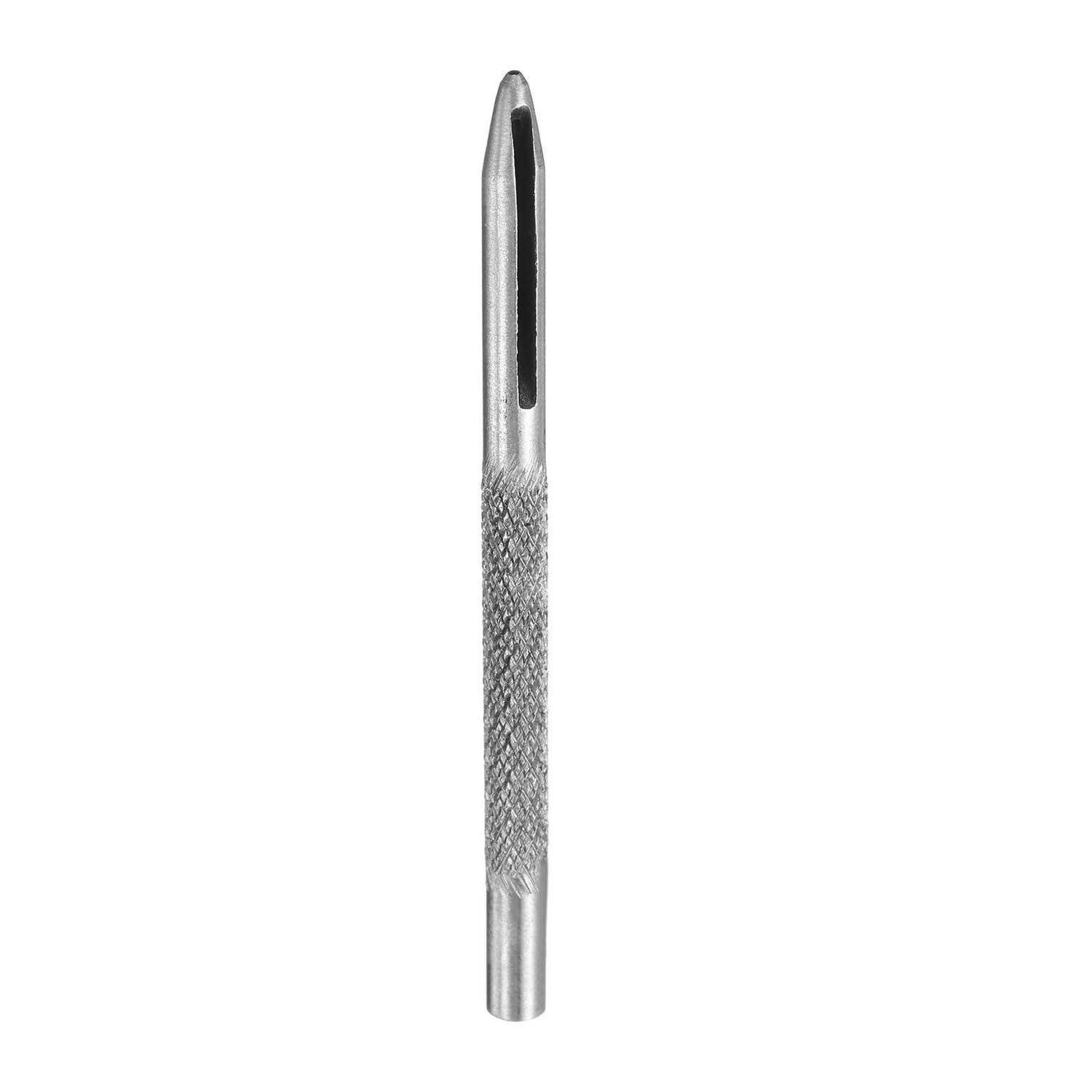 Metallhandwerkzeug mit strukturiertem Griff und Schlitzspitze, isoliert auf weißem Hintergrund dargestellt.