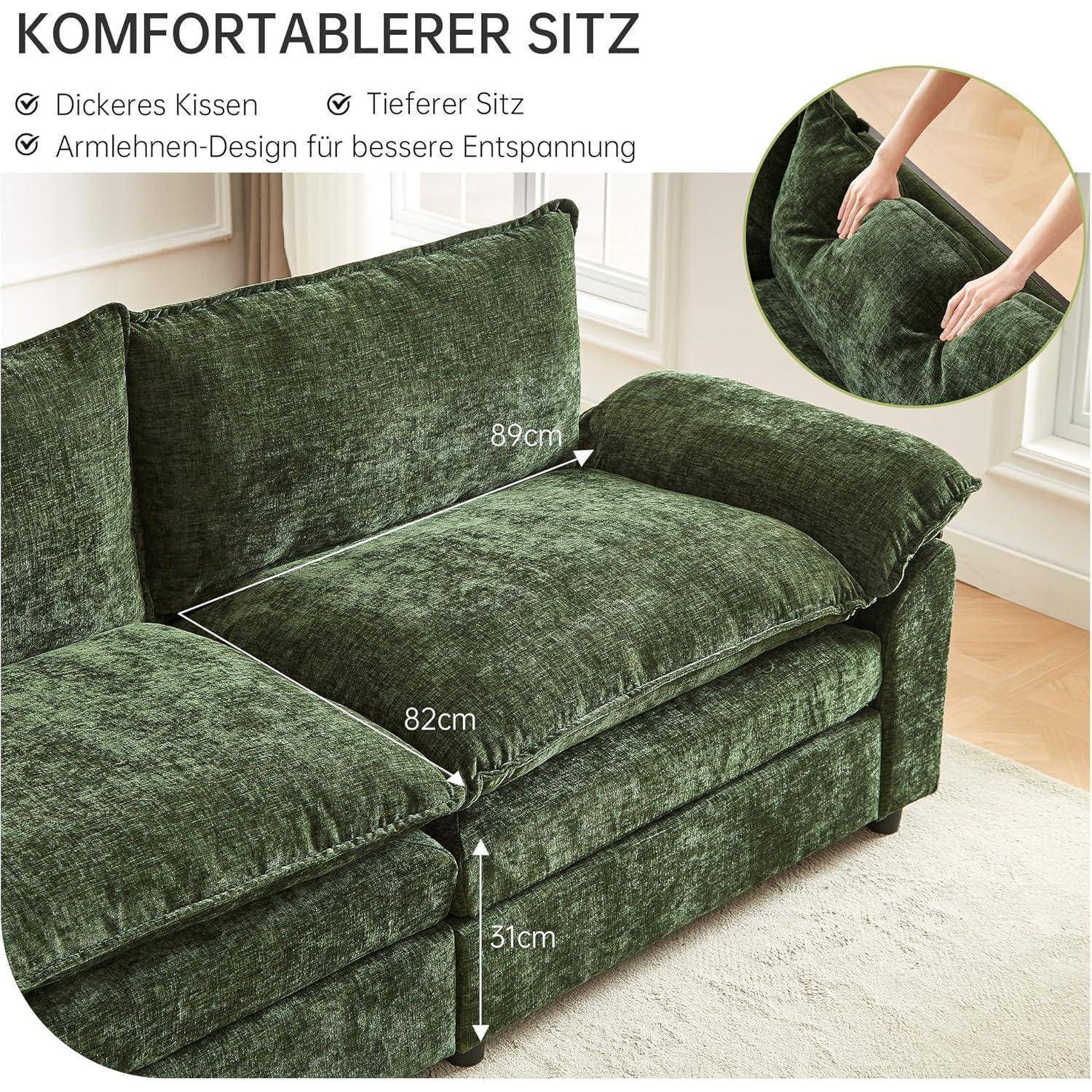 Grünes Sofa mit tieferem, dickerem Sitz- und Armlehnendesign für Komfort, beschriftet mit den Abmessungen 89 cm, 82 cm und 31 cm; die Detailansicht zeigt Hände, die die Armlehne verstellen.