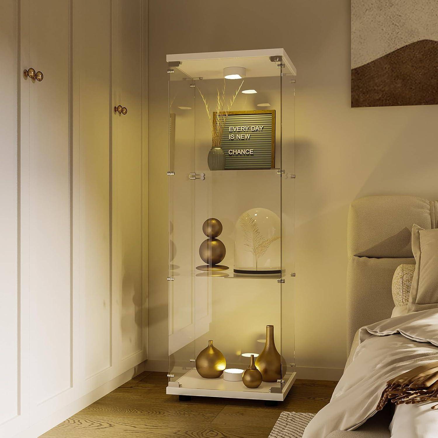 Vitrine aus Glas, 3 Regale, Aufbewahrungsschrank aus Glas auf Fuß, LED-Vitrine, Glasschrank mit 1 Türen und Schloss, für Schlafzimmer und Wohnzimme