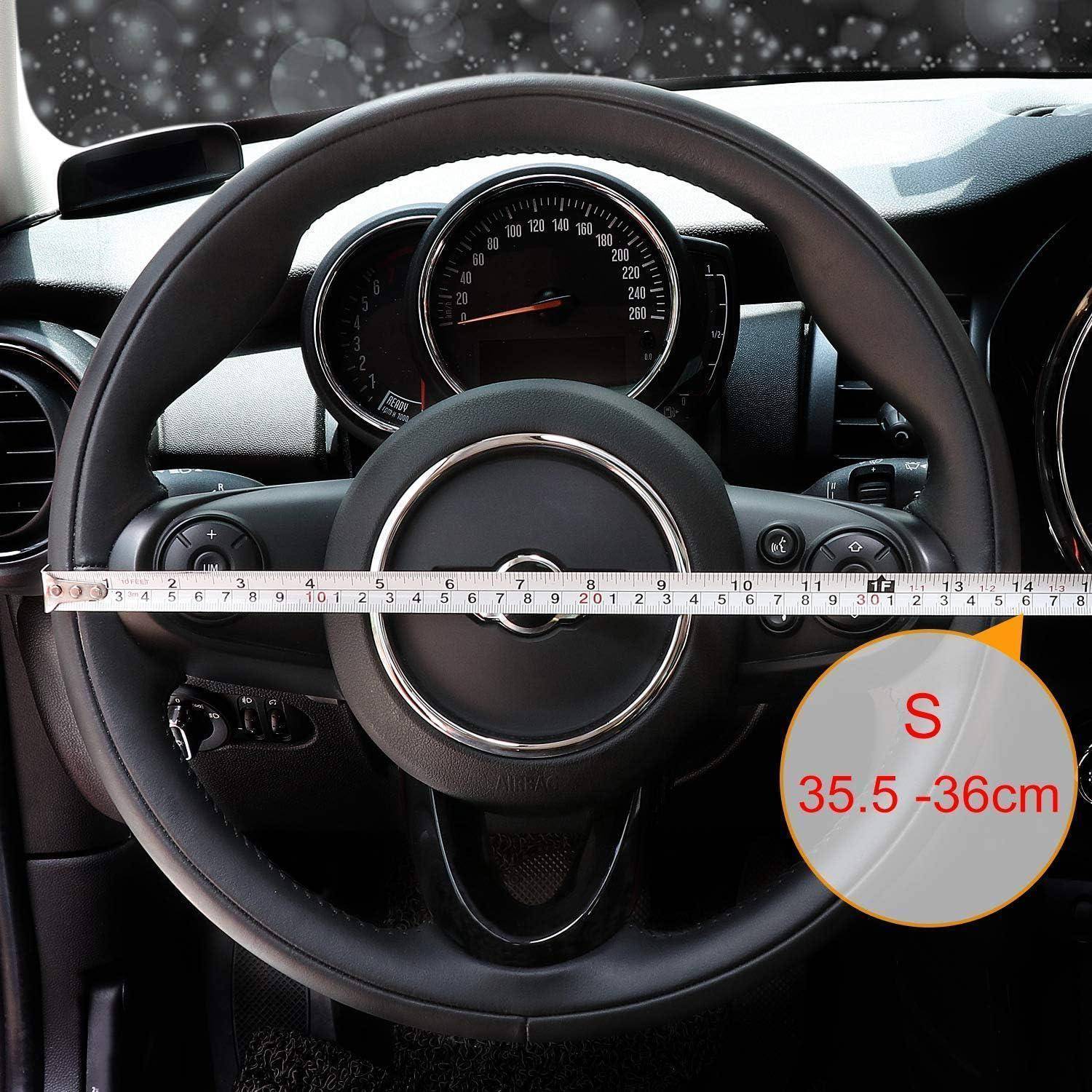 Autolenkrad mit Messstab über die Breite gemessen, beschriftet mit „35,5-36cm", was die Lenkradgröße angibt.