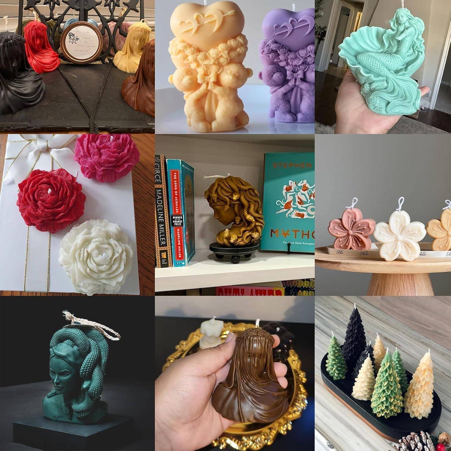 Collage von kunstvoll geschnitzten Kerzen in verschiedenen Formen, Farben und Größen, darunter Rosen, Figuren, Büsten, Blumen und Bäume, die auf Regalen ausgestellt und in einer Hand gehalten werden.